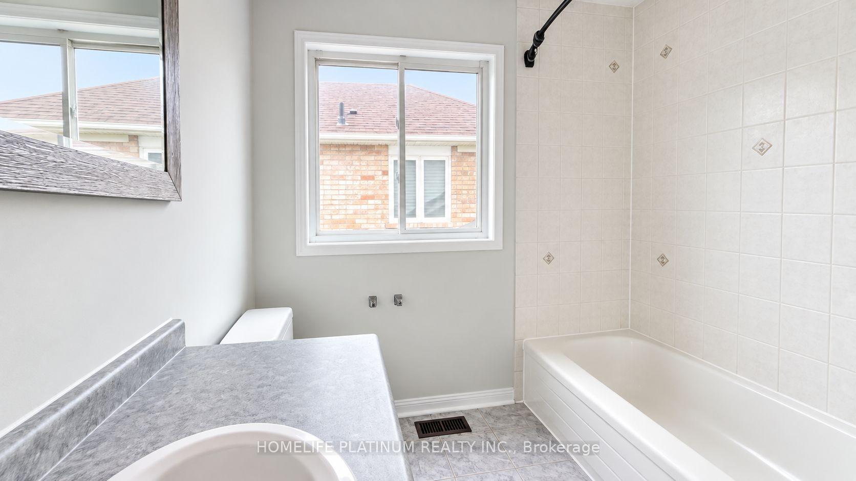 Photo 14 of 71 Sugarhill Drive N, Brampton, Fletcher's Meadow — HOMEH