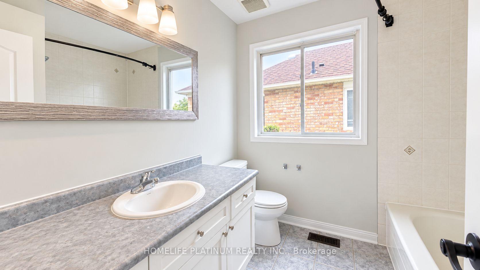 Photo 13 of 71 Sugarhill Drive N, Brampton, Fletcher's Meadow — HOMEH