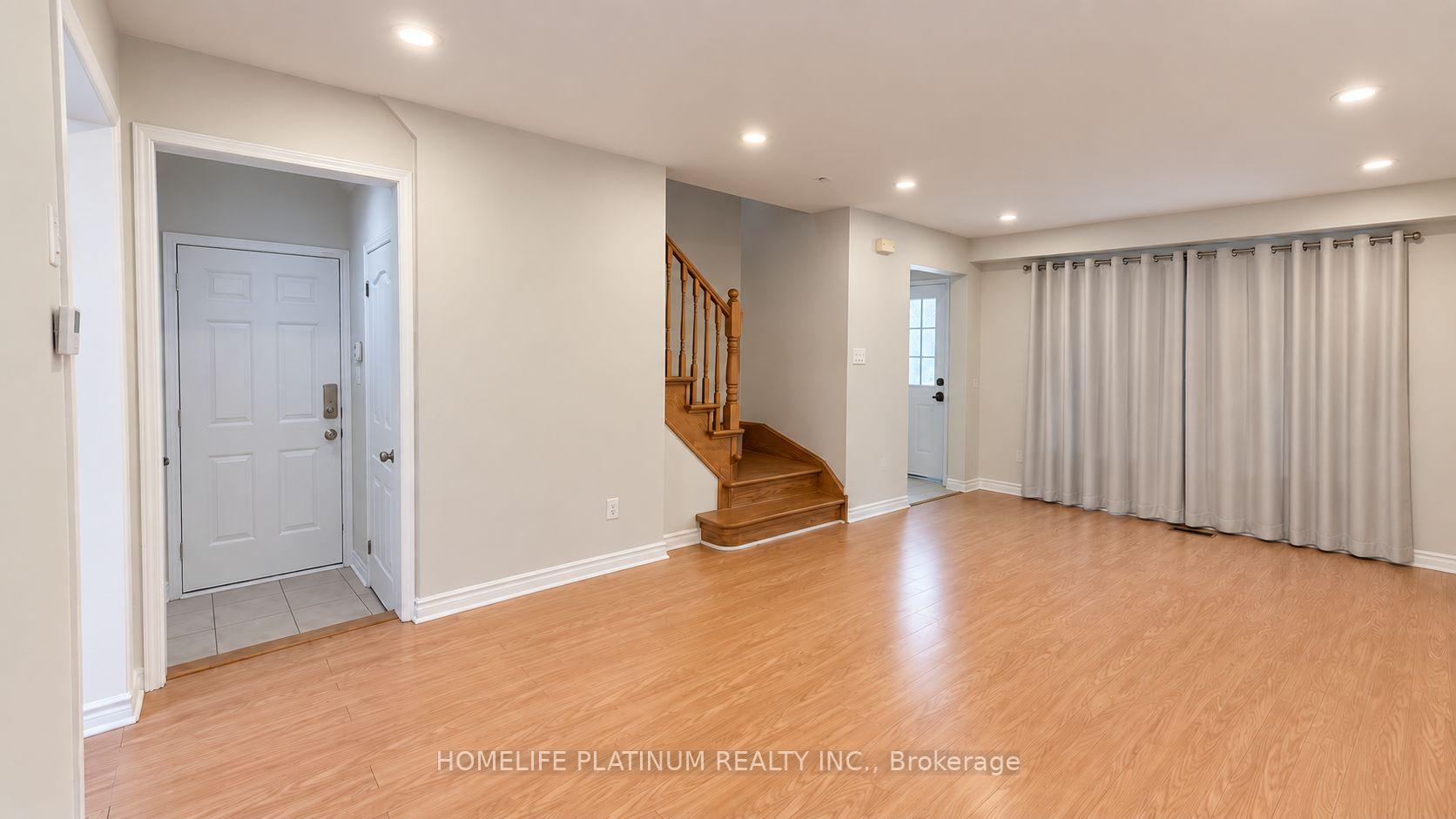 Photo 27 of 71 Sugarhill Drive N, Brampton, Fletcher's Meadow — HOMEH