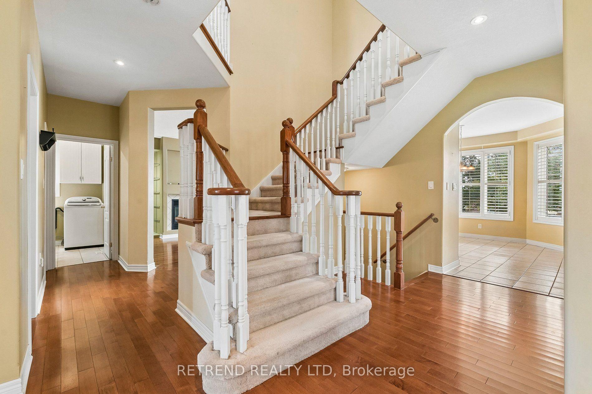 Photo 6 of 36 Sandringham Drive, Barrie, Innis-Shore — HOMEH