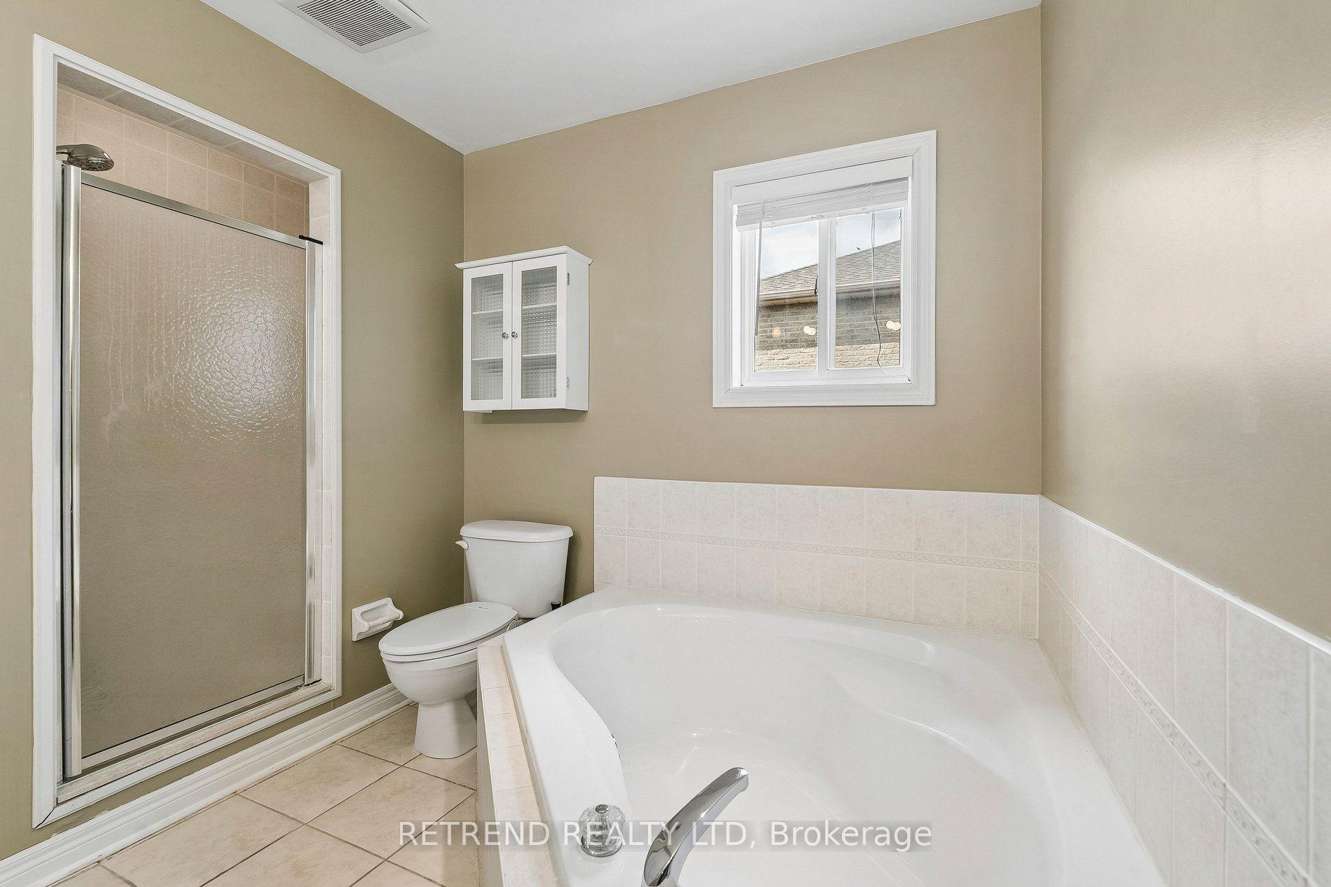 Photo 24 of 36 Sandringham Drive, Barrie, Innis-Shore — HOMEH