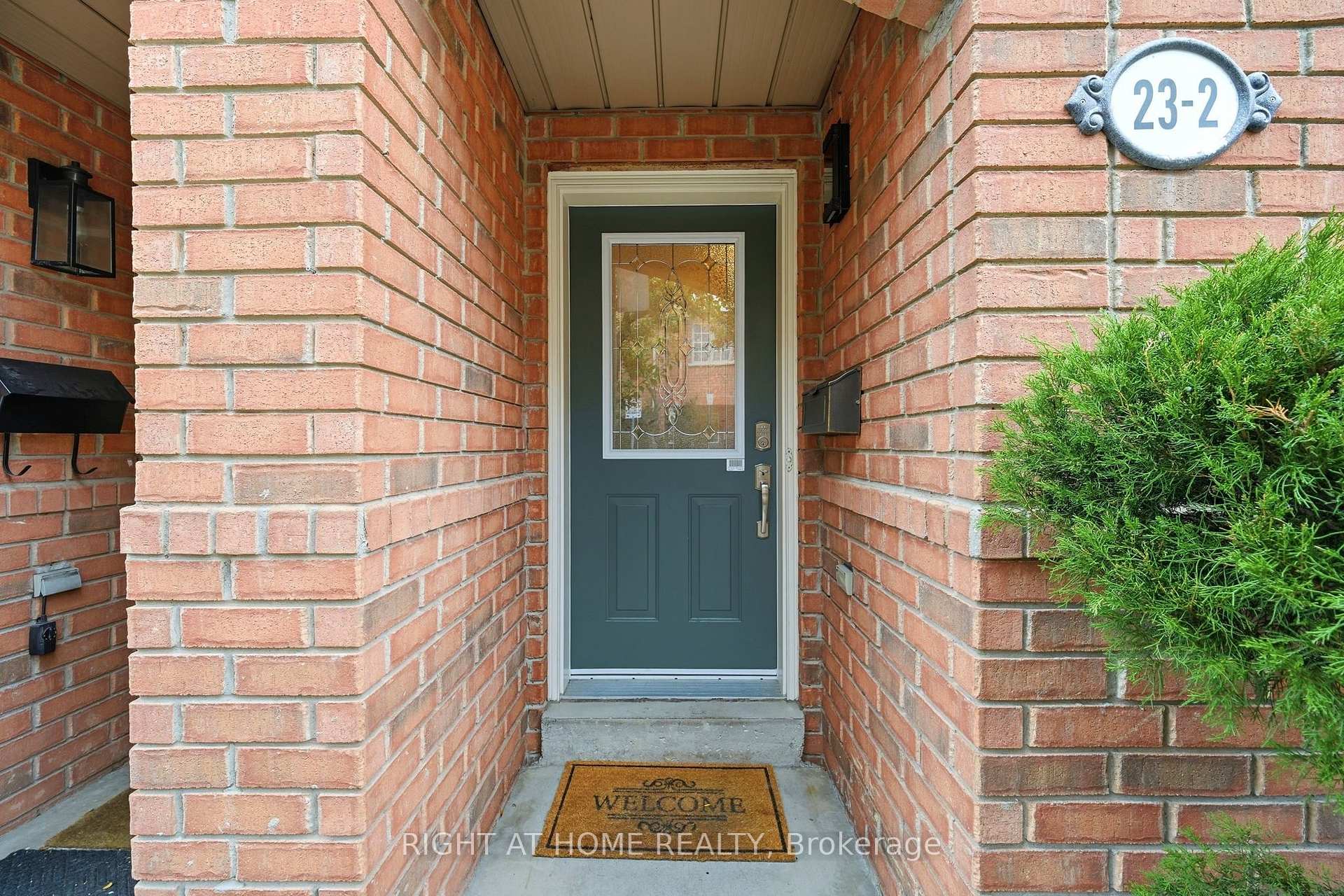 Photo 3 of Unit 2, 23 West Deane Park Drive, Etobicoke, Eringate-Centennial-West Deane — HOMEH