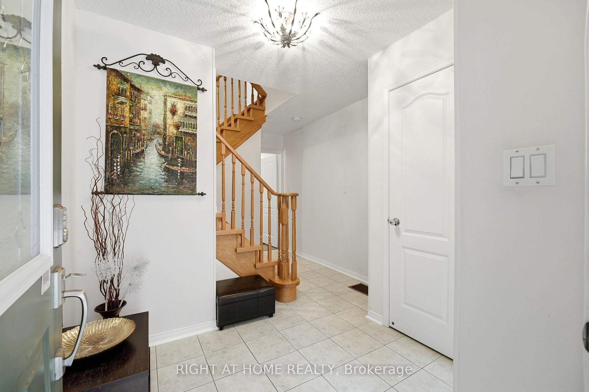 Photo 4 of Unit 2, 23 West Deane Park Drive, Etobicoke, Eringate-Centennial-West Deane — HOMEH