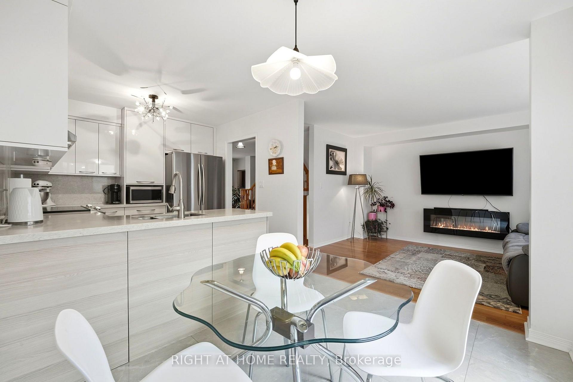Photo 6 of Unit 2, 23 West Deane Park Drive, Etobicoke, Eringate-Centennial-West Deane — HOMEH