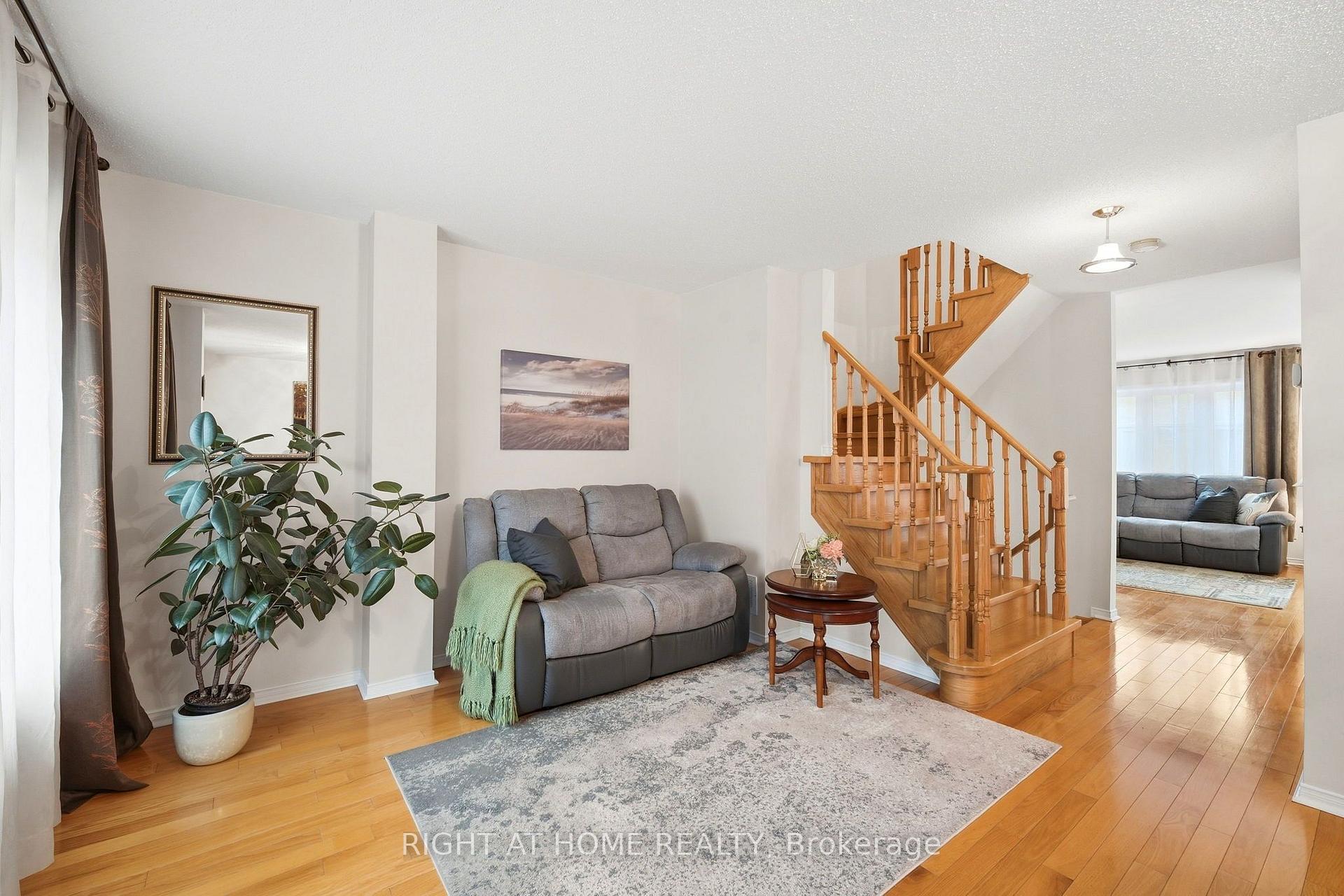 Photo 8 of Unit 2, 23 West Deane Park Drive, Etobicoke, Eringate-Centennial-West Deane — HOMEH