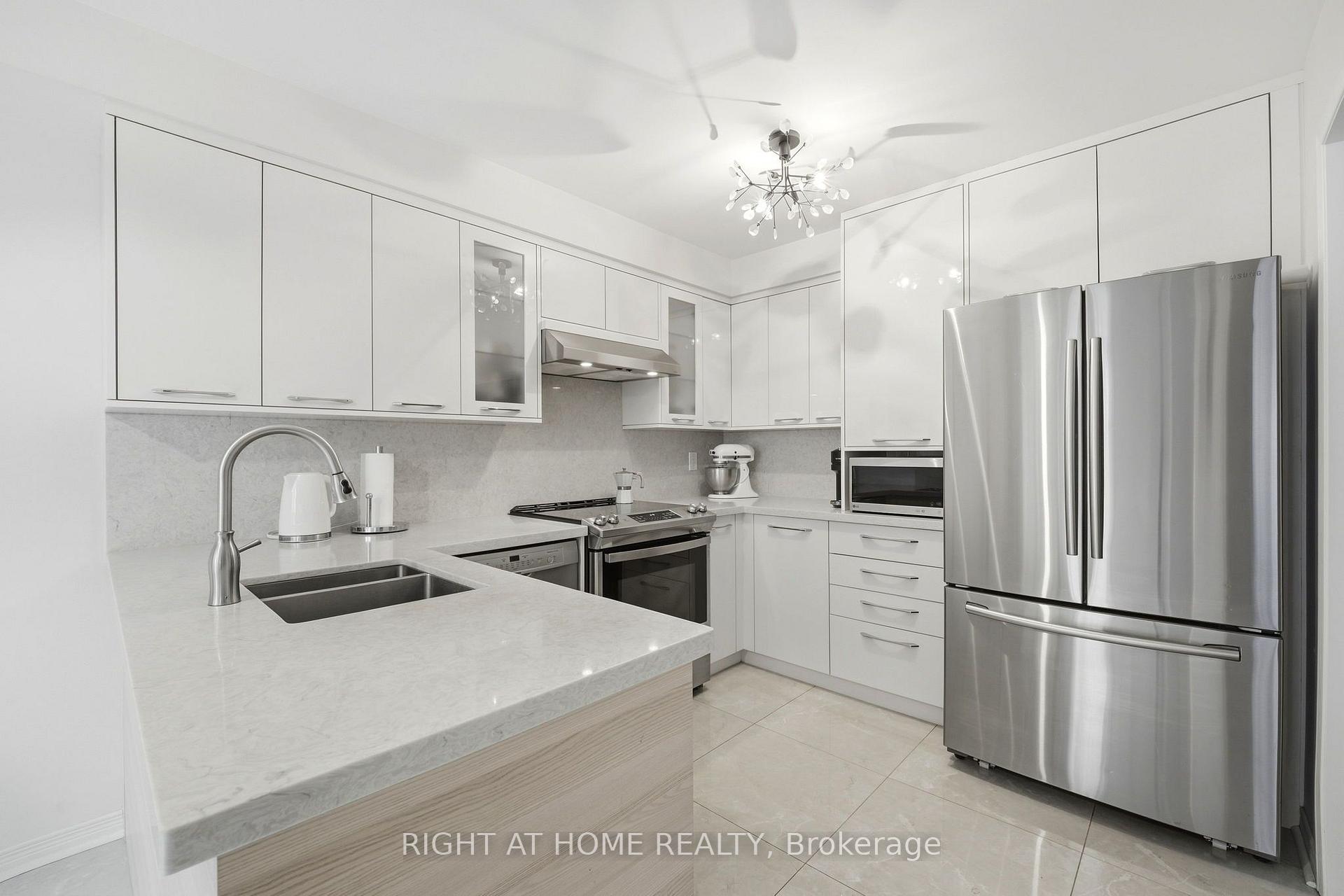 Photo 10 of Unit 2, 23 West Deane Park Drive, Etobicoke, Eringate-Centennial-West Deane — HOMEH