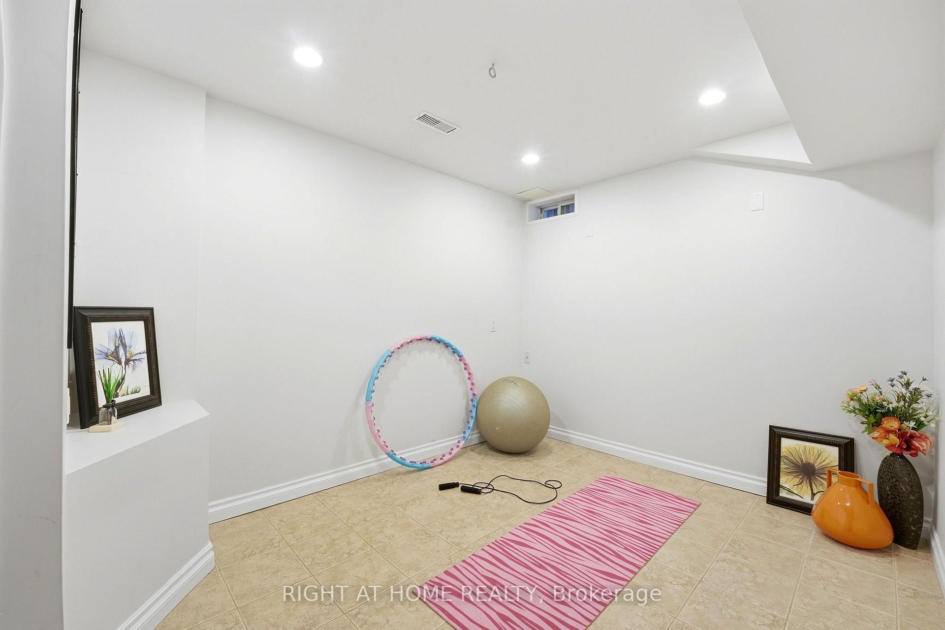 Photo 29 of Unit 2, 23 West Deane Park Drive, Etobicoke, Eringate-Centennial-West Deane — HOMEH
