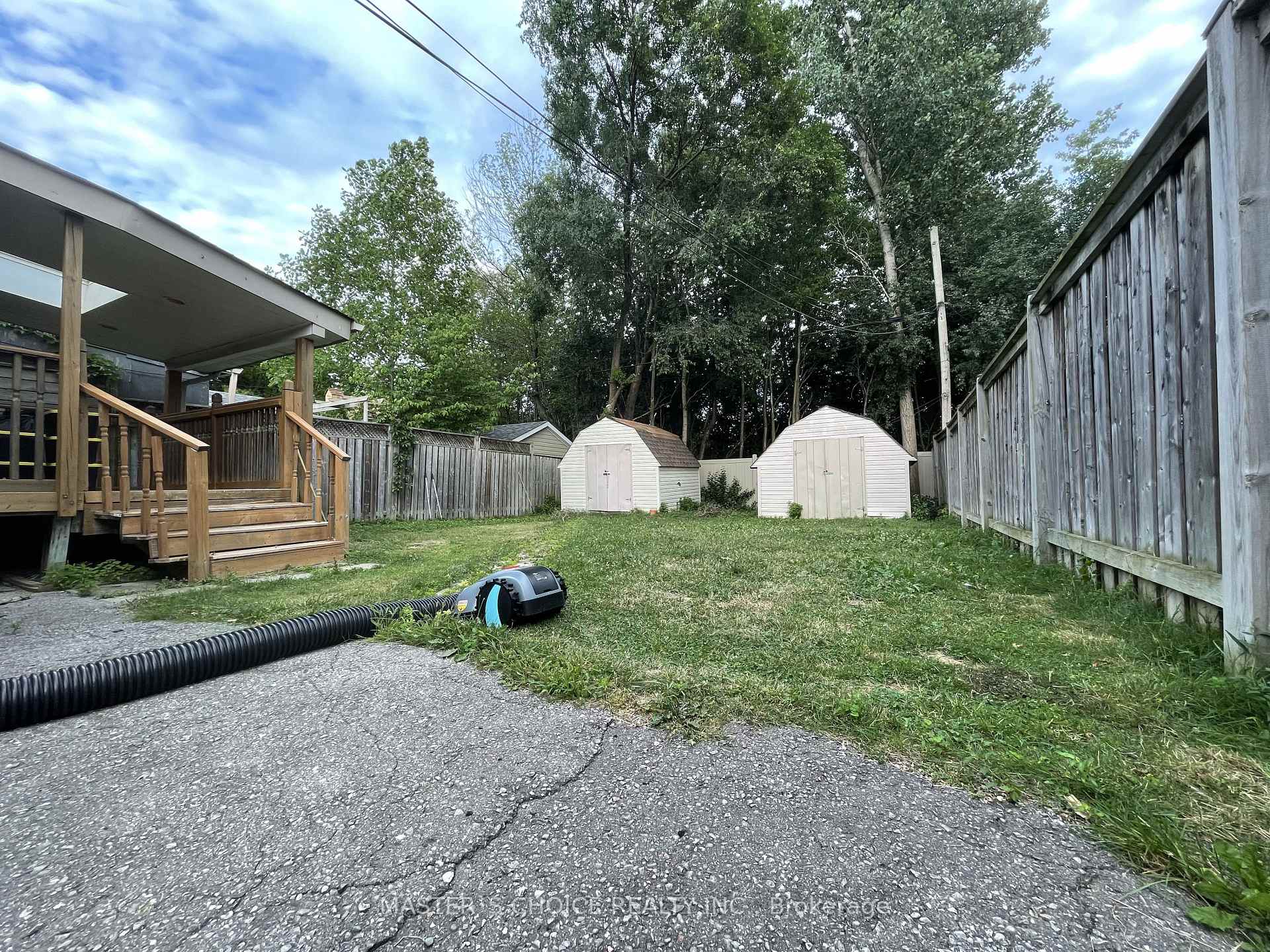 Photo 10 of 39 Richardson Drive S, Aurora, Aurora Highlands — HOMEH