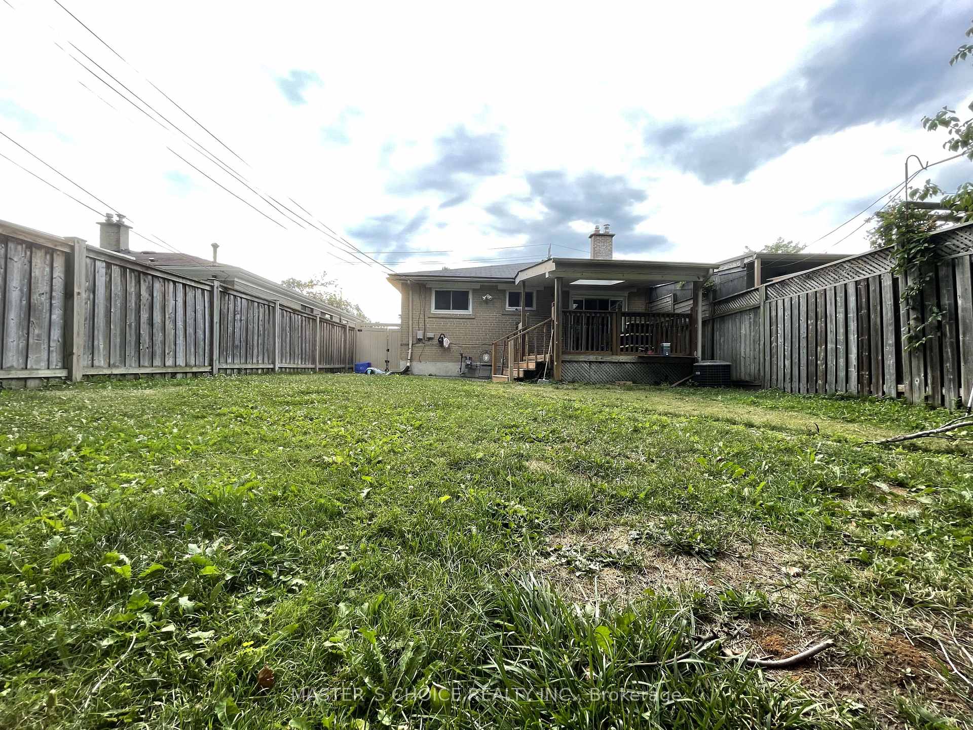 Photo 11 of 39 Richardson Drive S, Aurora, Aurora Highlands — HOMEH