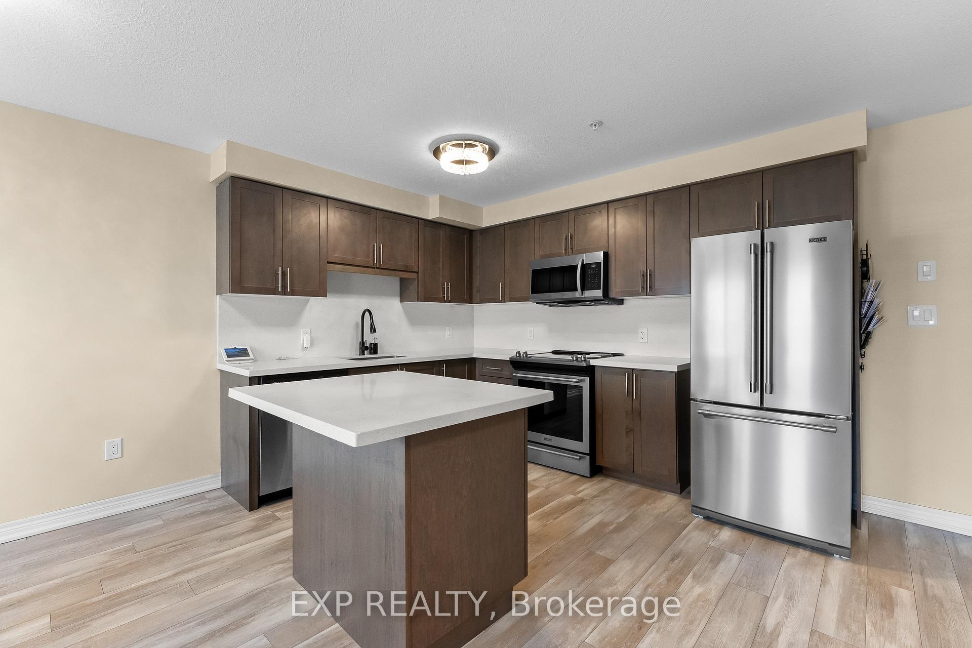 Photo 5 of Unit 3, 60 Canterbury Drive, St. Catharines, Oakdale — HOMEH