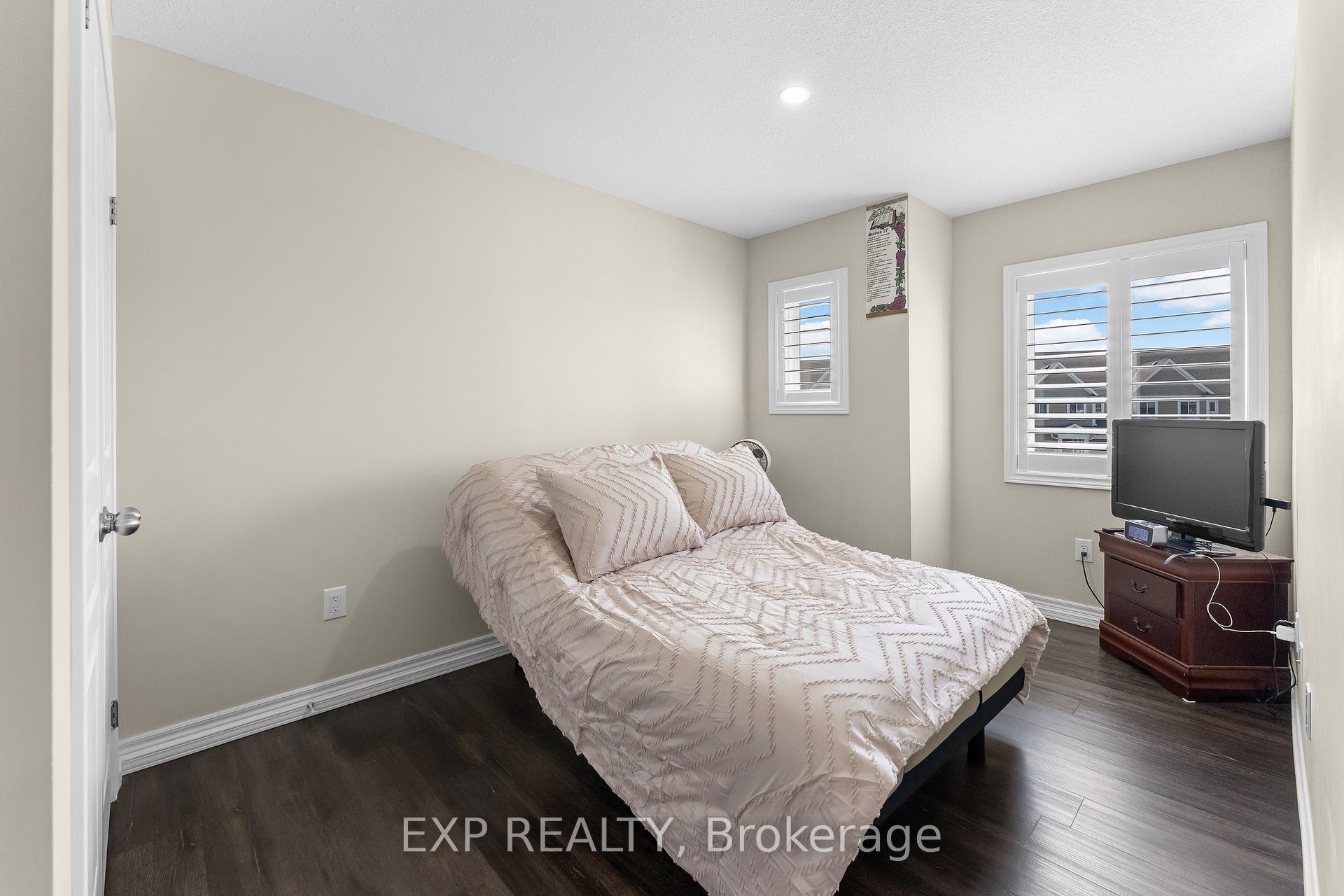 Photo 10 of Unit 3, 60 Canterbury Drive, St. Catharines, Oakdale — HOMEH