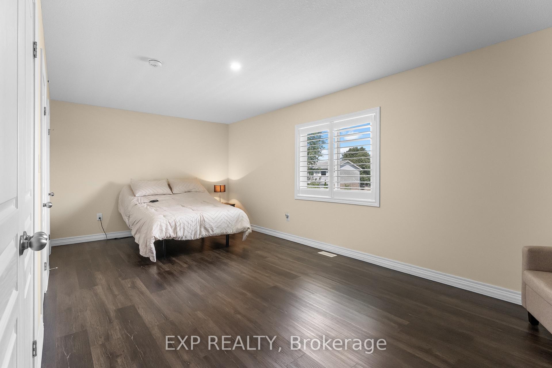 Photo 12 of Unit 3, 60 Canterbury Drive, St. Catharines, Oakdale — HOMEH
