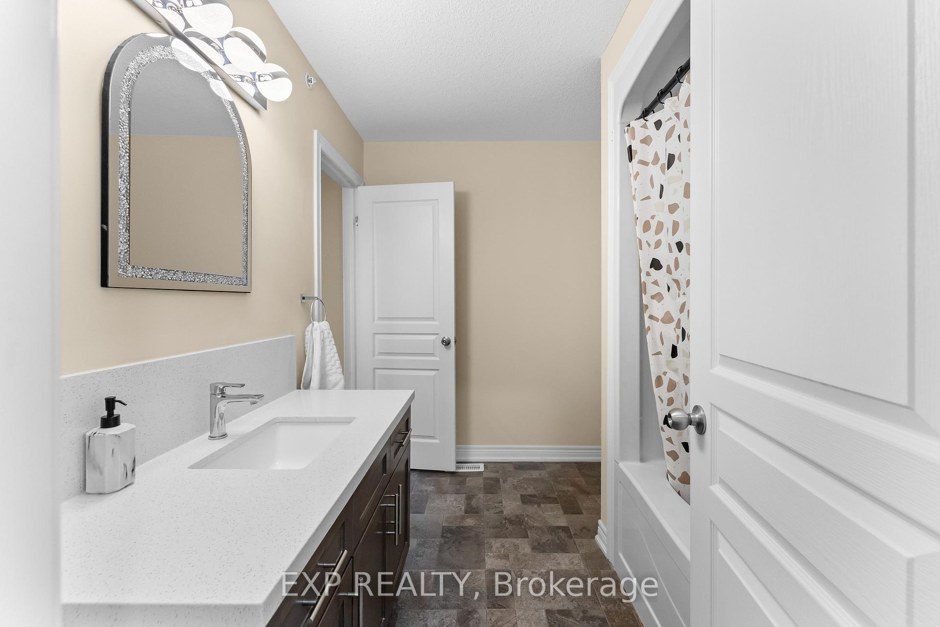Photo 13 of Unit 3, 60 Canterbury Drive, St. Catharines, Oakdale — HOMEH