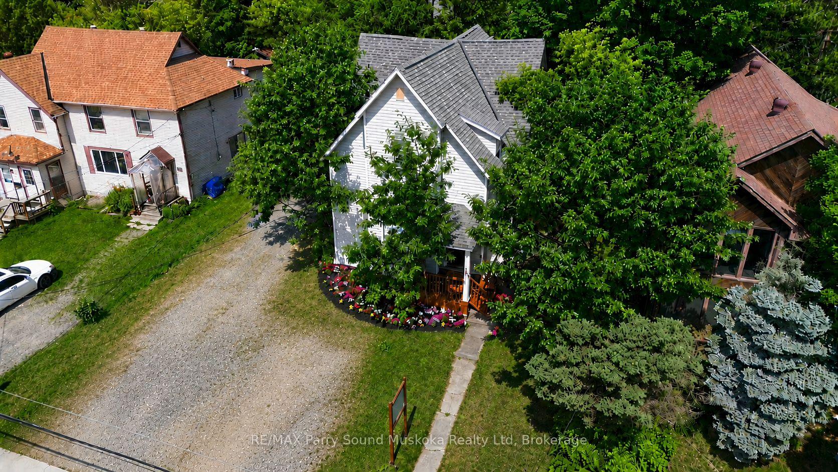 Photo 2 of 18 William Street, Parry Sound — HOMEH