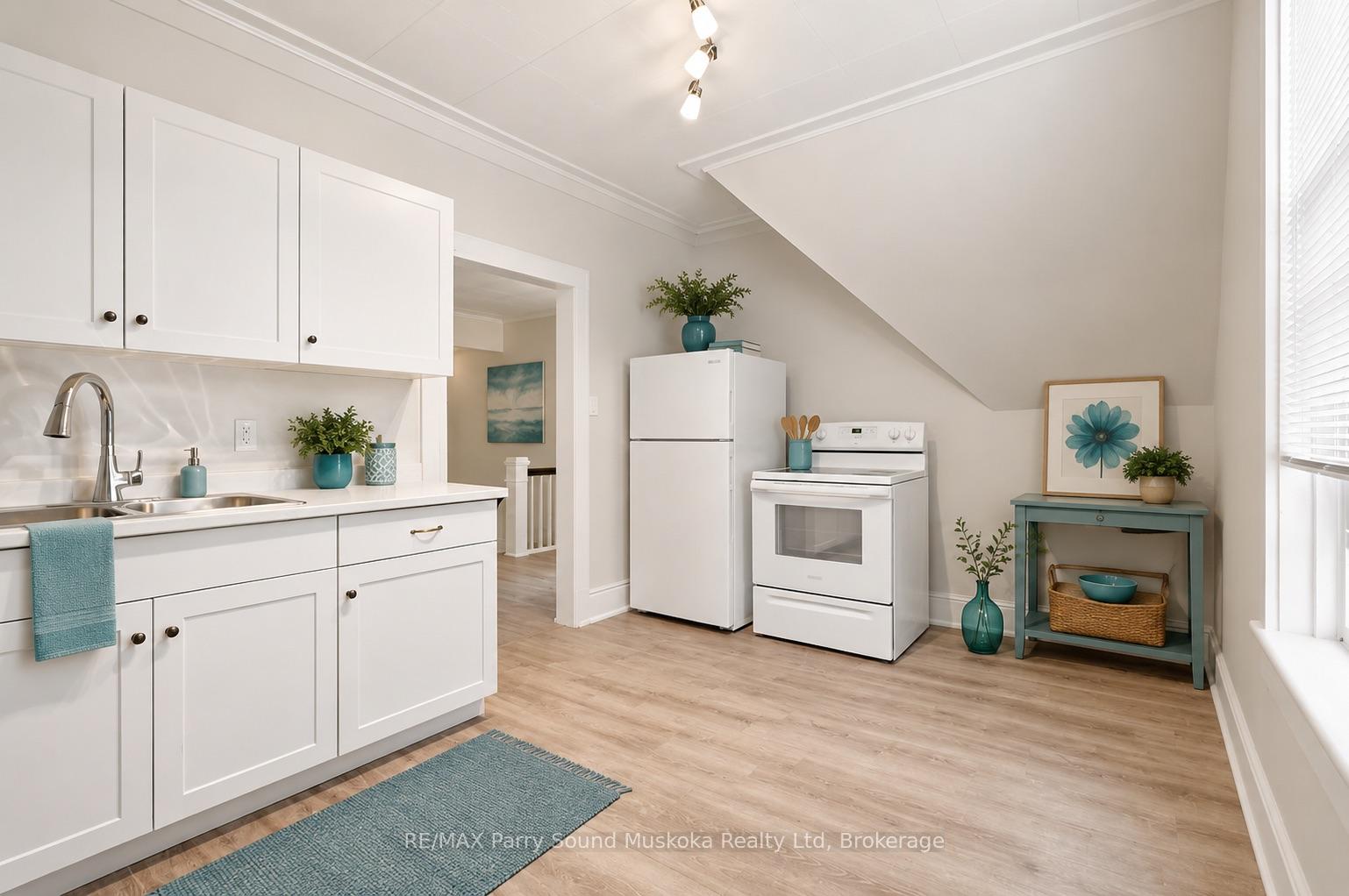 Photo 21 of 18 William Street, Parry Sound — HOMEH
