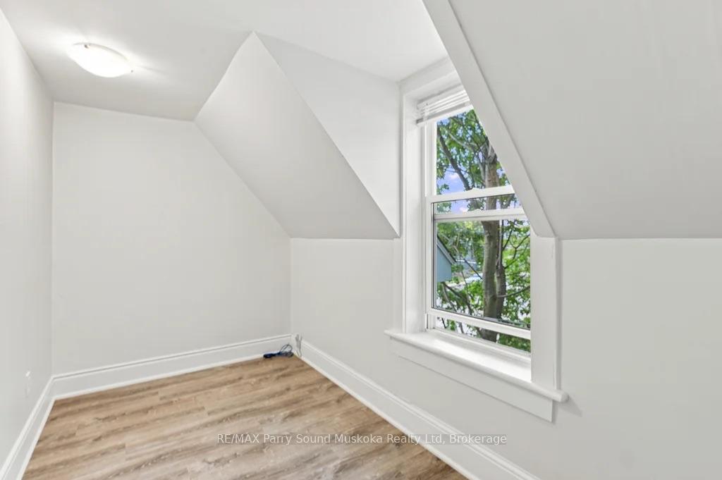 Photo 31 of 18 William Street, Parry Sound — HOMEH