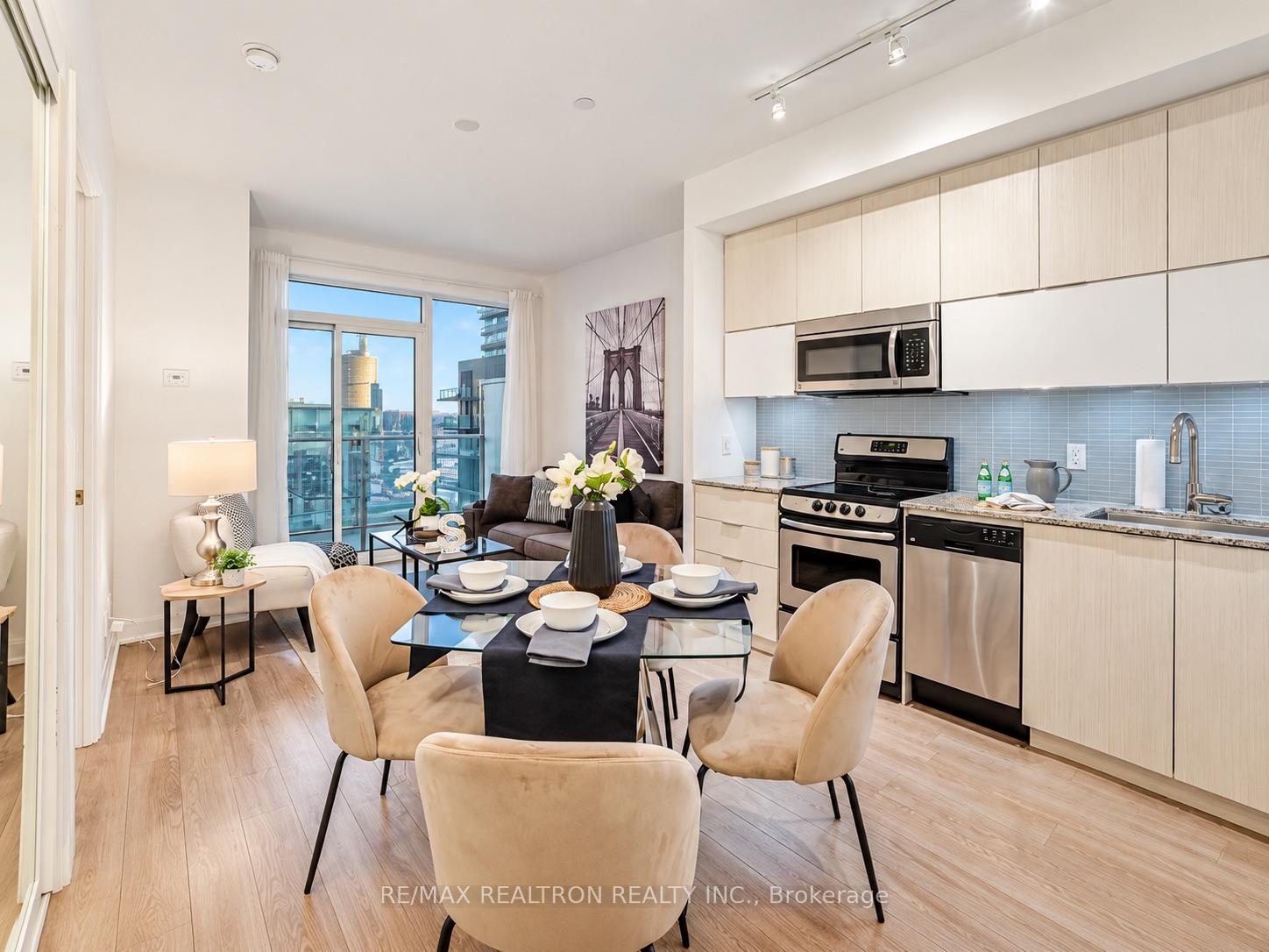 Photo 4 of Unit 1601, 56 Annie Craig Drive, Etobicoke, Mimico — HOMEH