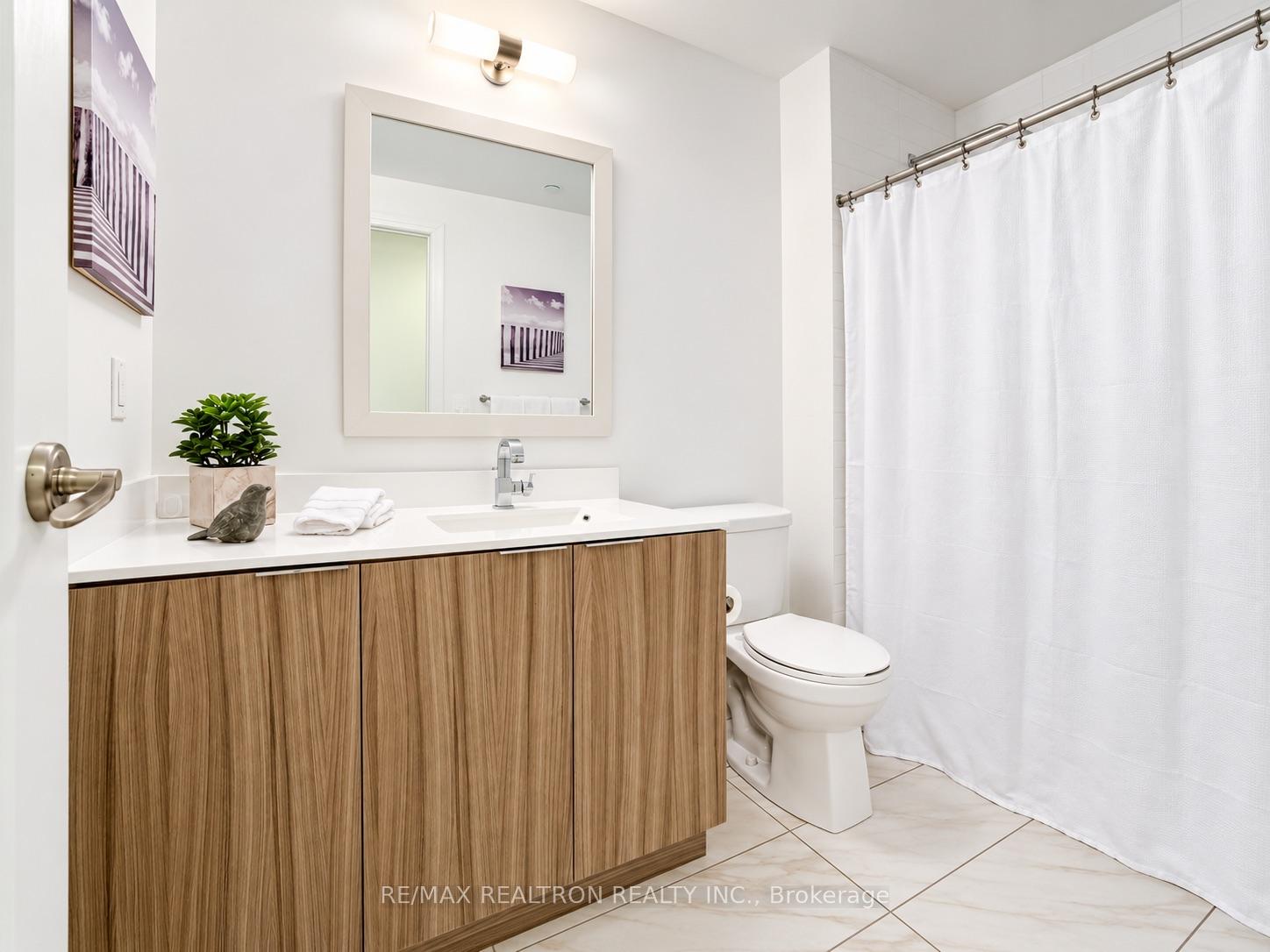 Photo 10 of Unit 1601, 56 Annie Craig Drive, Etobicoke, Mimico — HOMEH