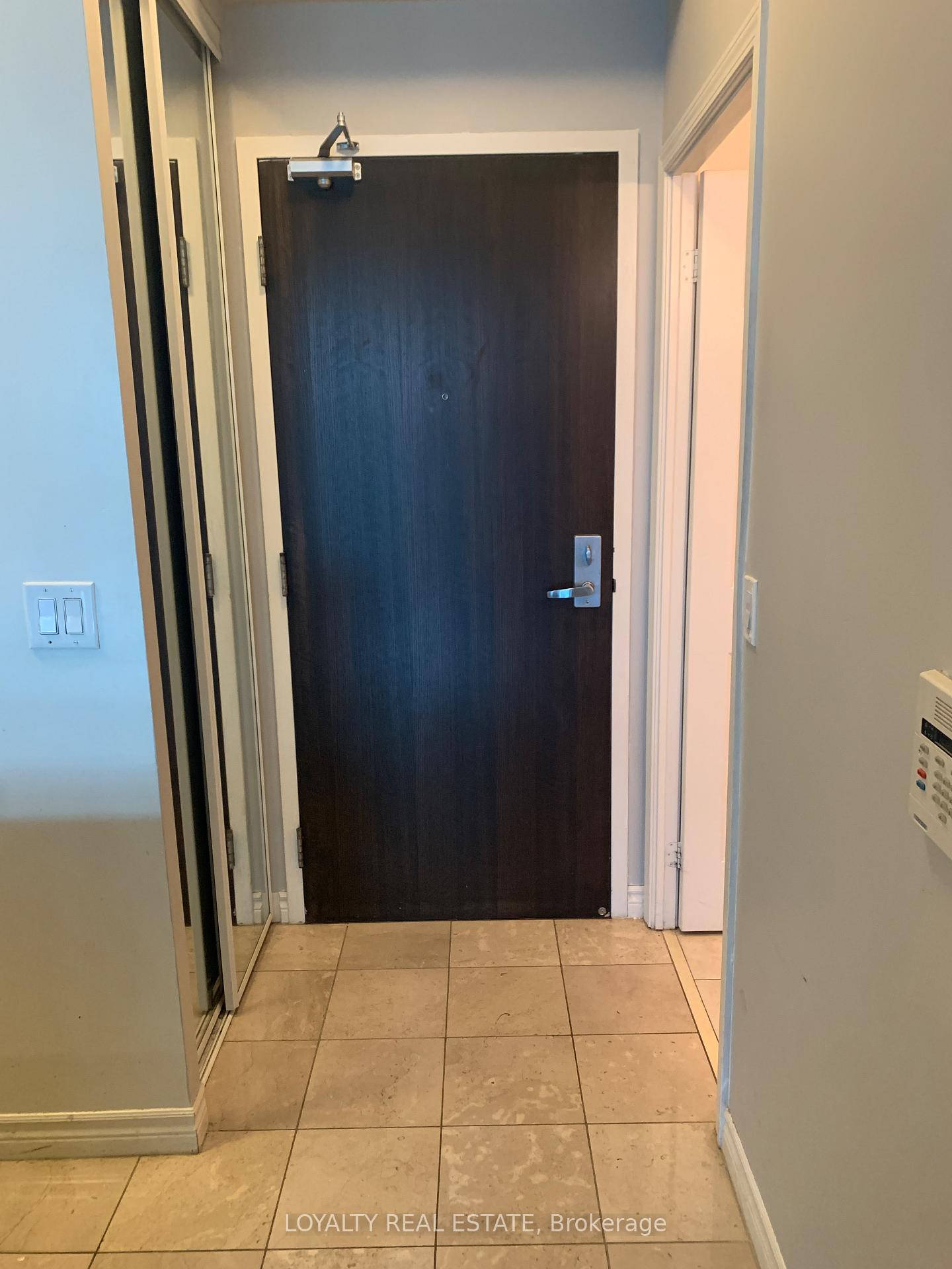 Photo 2 of Unit 309, 19 Grand Trunk Crescent, Toronto, Waterfront Communities — HOMEH