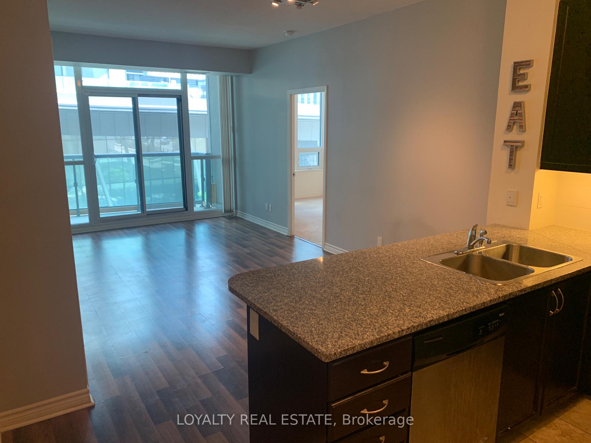 Photo 4 of Unit 309, 19 Grand Trunk Crescent, Toronto, Waterfront Communities — HOMEH