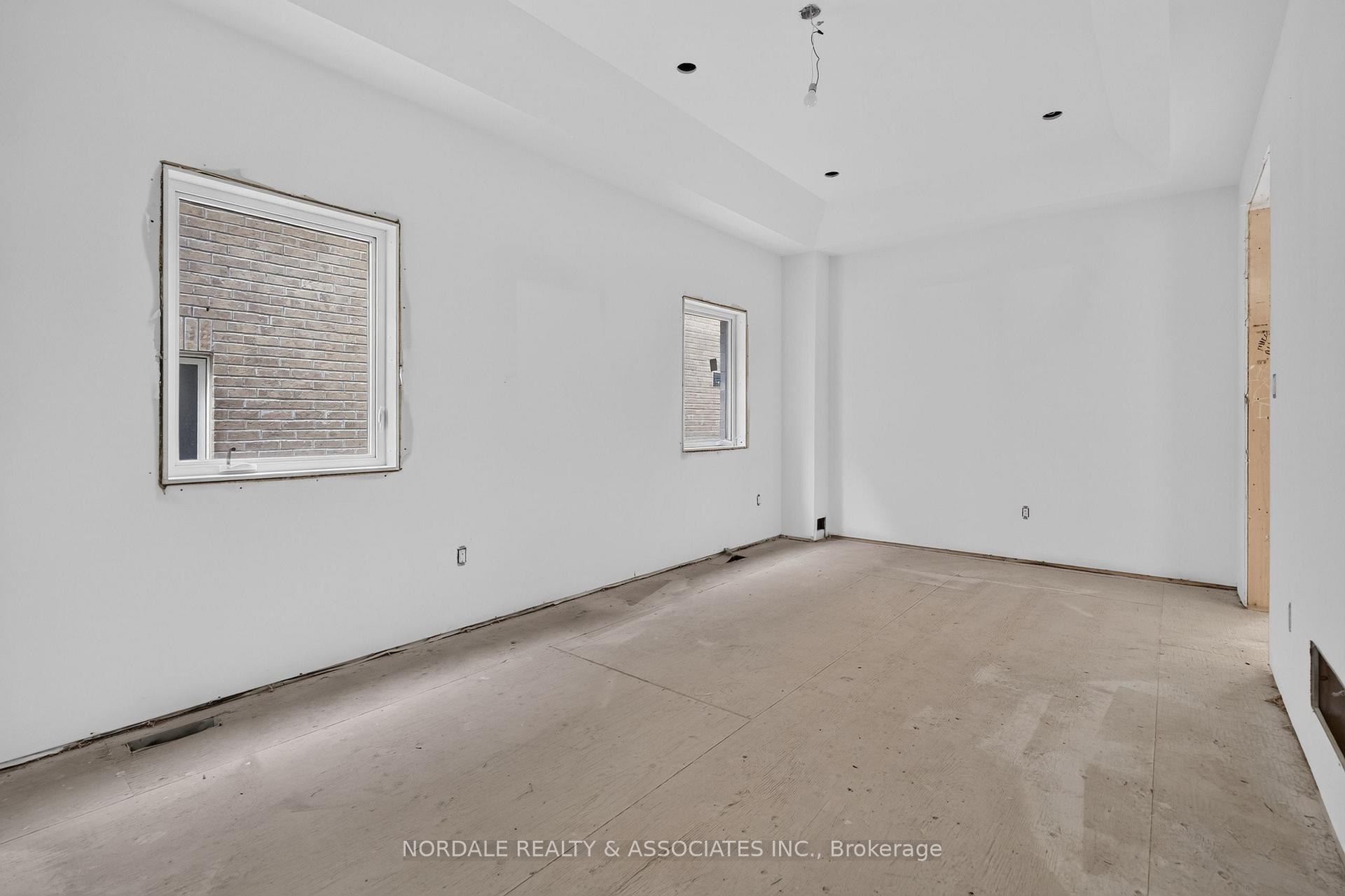 Photo 6 of 25 Aida Place, Richmond Hill, Oak Ridges — HOMEH