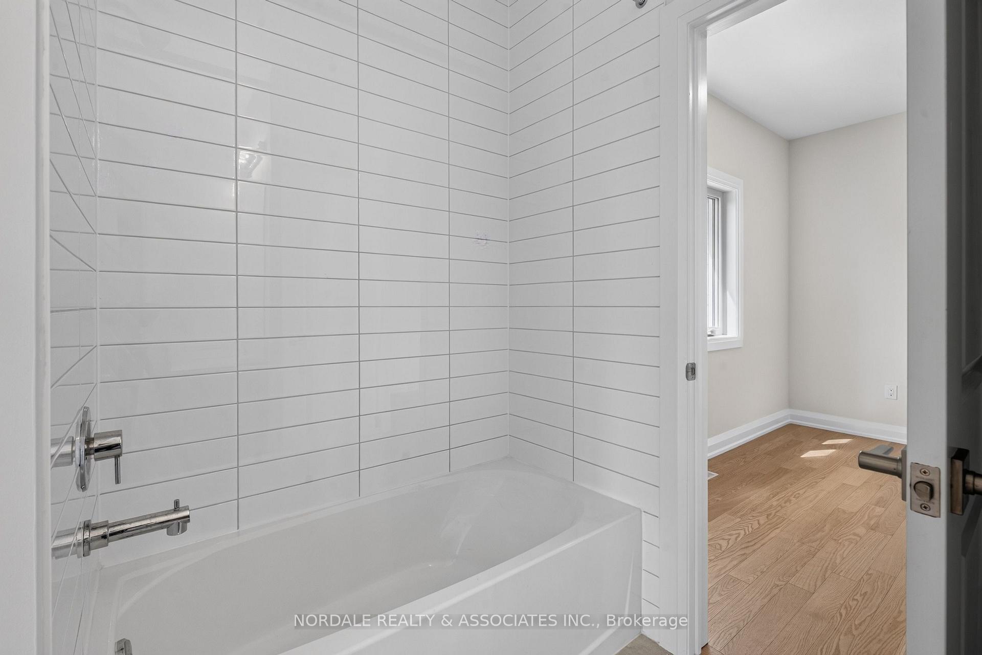 Photo 13 of 237 Seguin Street, Richmond Hill, Oak Ridges — HOMEH