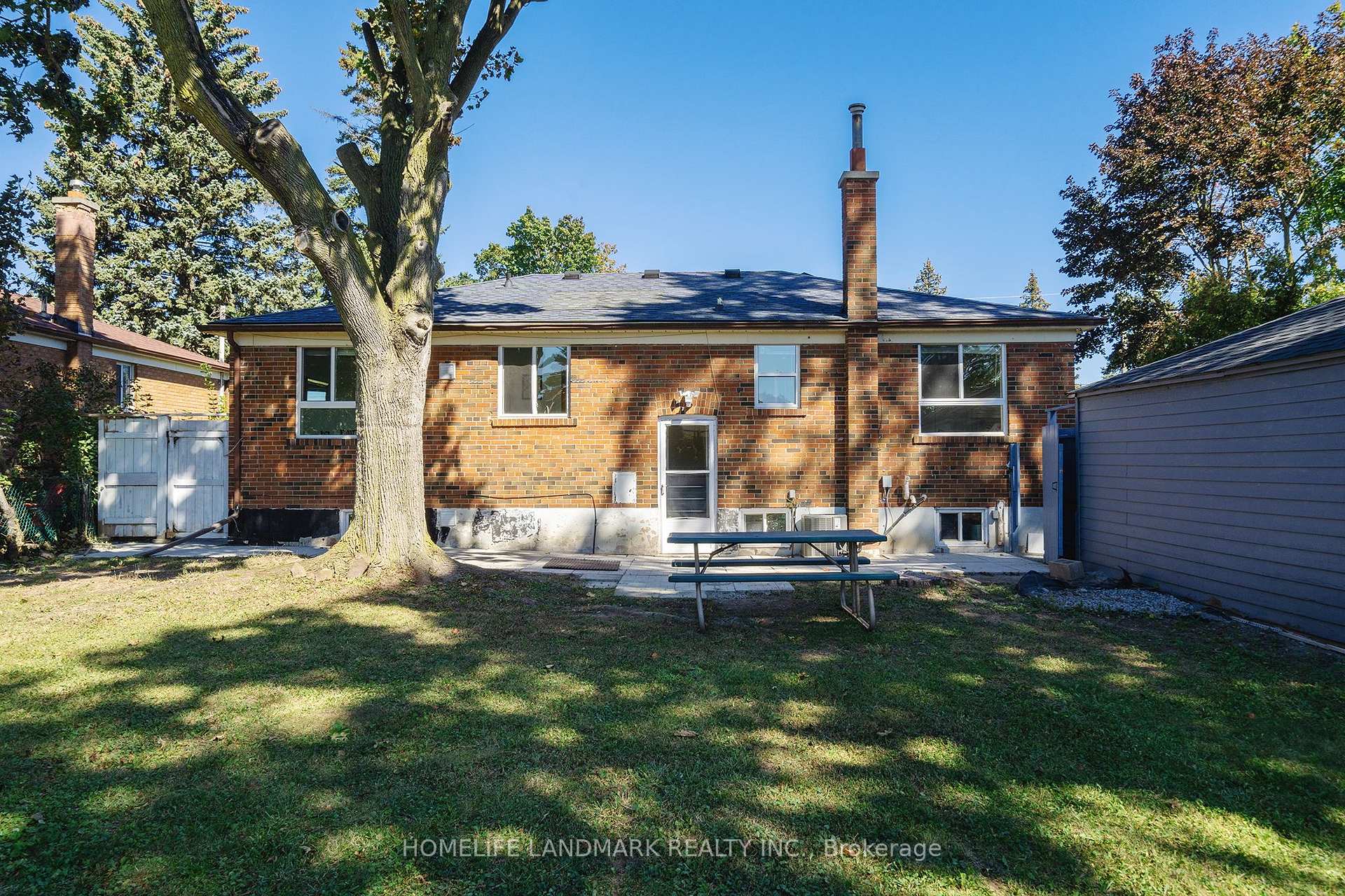 Photo 13 of 236 Southview Road, Oakville, West — HOMEH