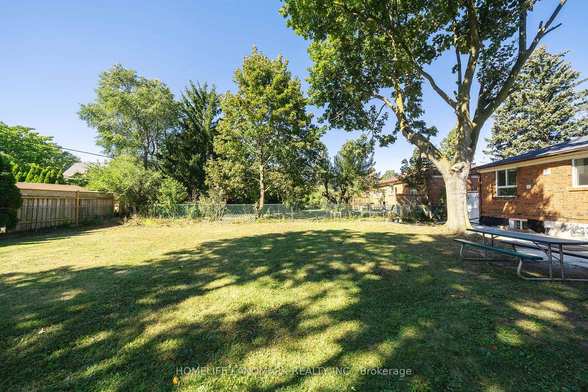 Photo 14 of 236 Southview Road, Oakville, West — HOMEH