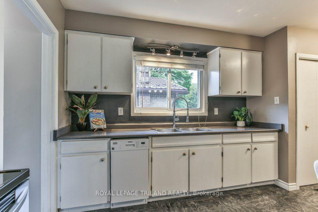 Photo 11 of 15 Talavera Crescent, London, East I — HOMEH
