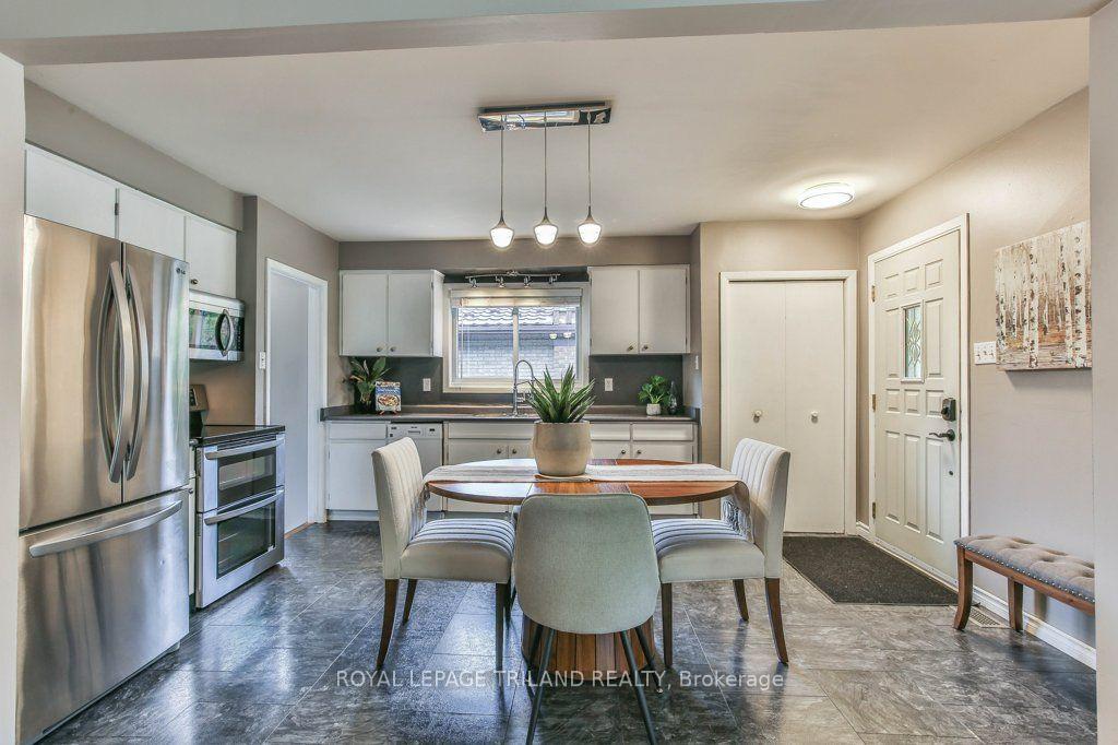 Photo 17 of 15 Talavera Crescent, London, East I — HOMEH