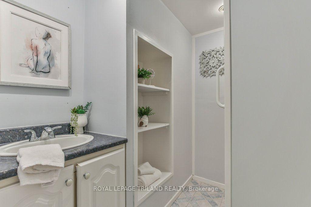 Photo 34 of 15 Talavera Crescent, London, East I — HOMEH