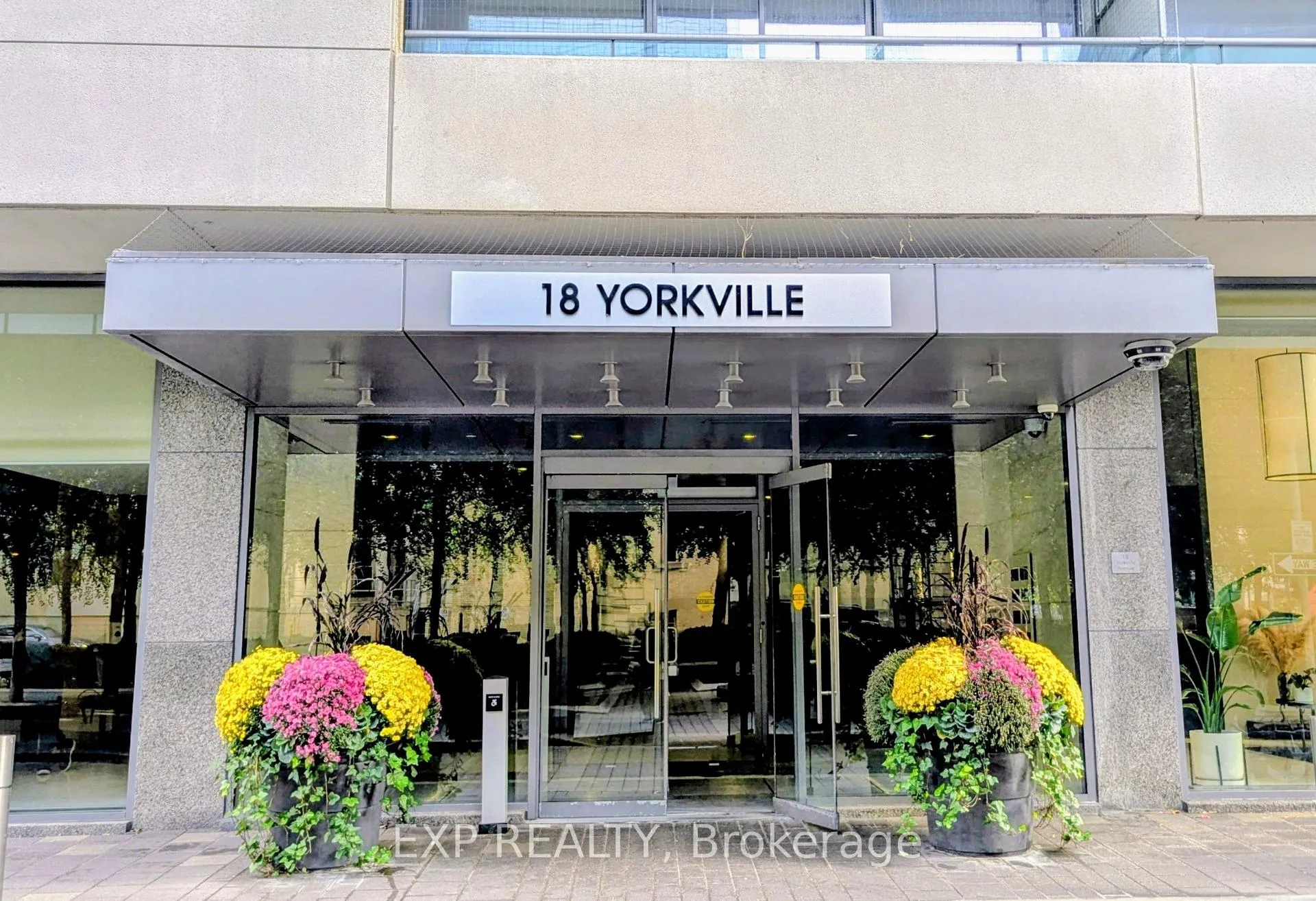 Photo of Unit 209, 18 Yorkville Avenue