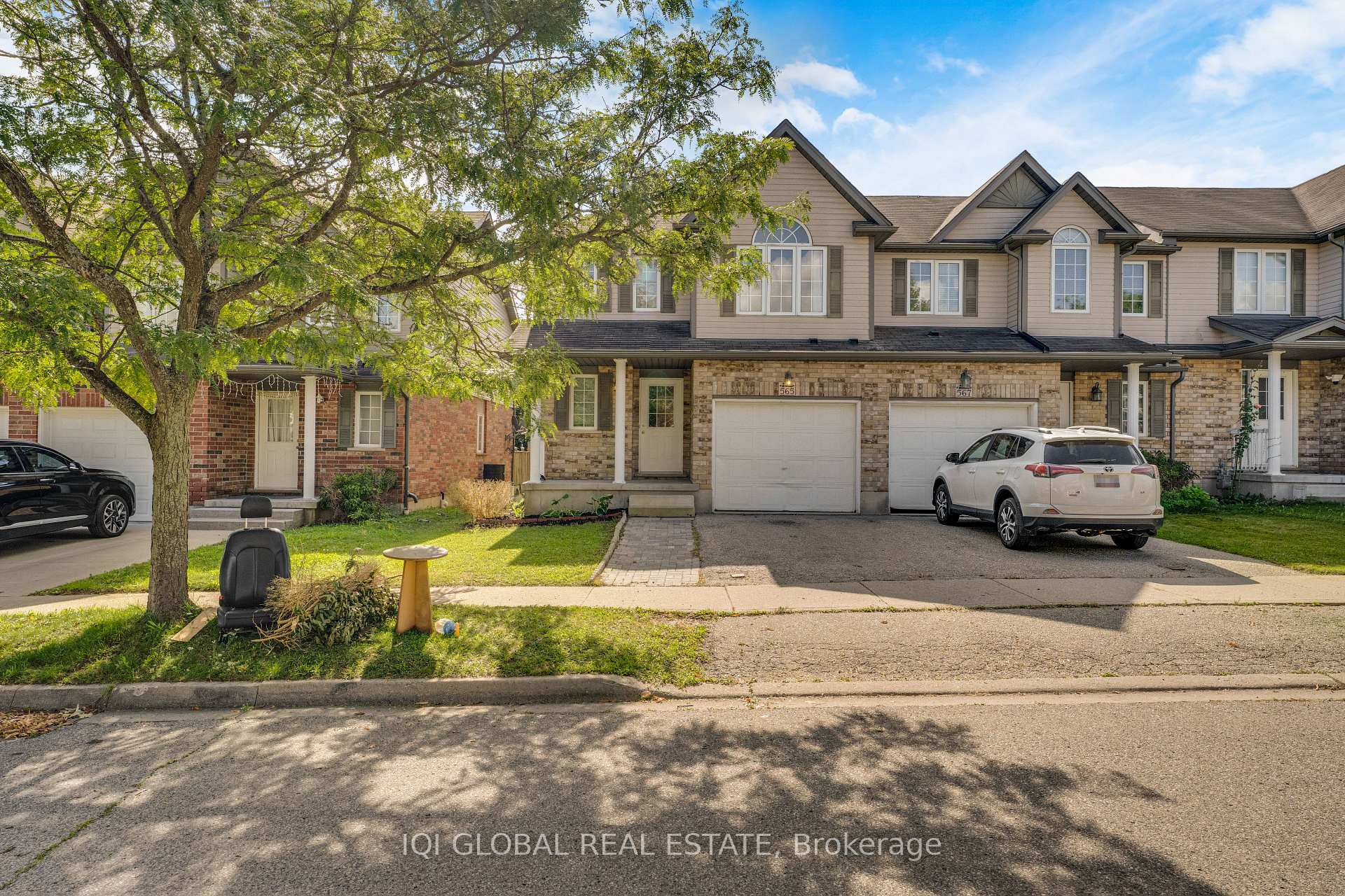 Photo 4 of 565 Wild Iris Avenue, Waterloo, Erbsville/Laurelwood — HOMEH