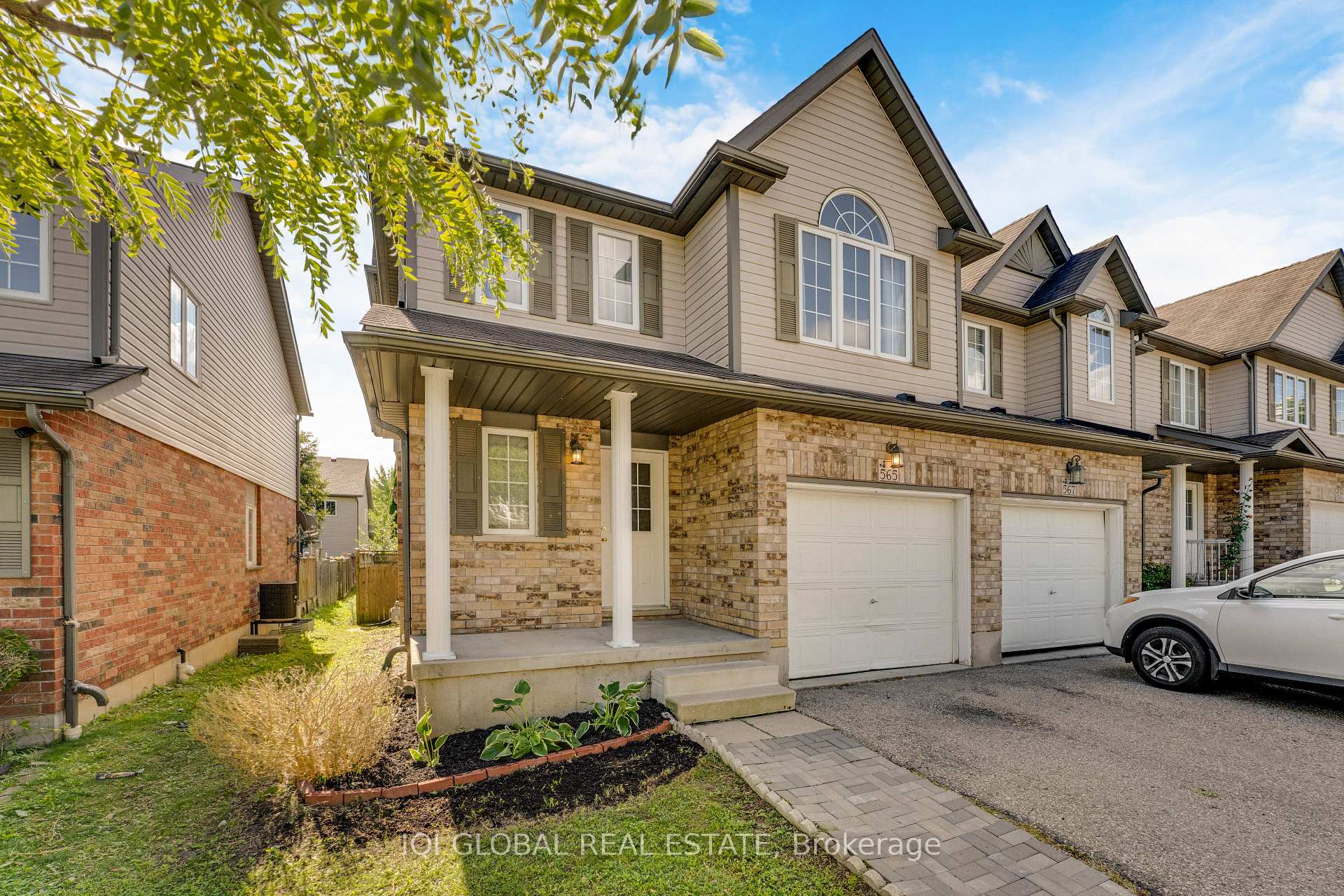 Photo 5 of 565 Wild Iris Avenue, Waterloo, Erbsville/Laurelwood — HOMEH