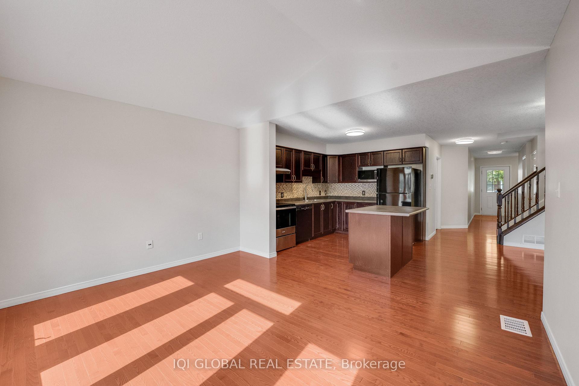 Photo 12 of 565 Wild Iris Avenue, Waterloo, Erbsville/Laurelwood — HOMEH