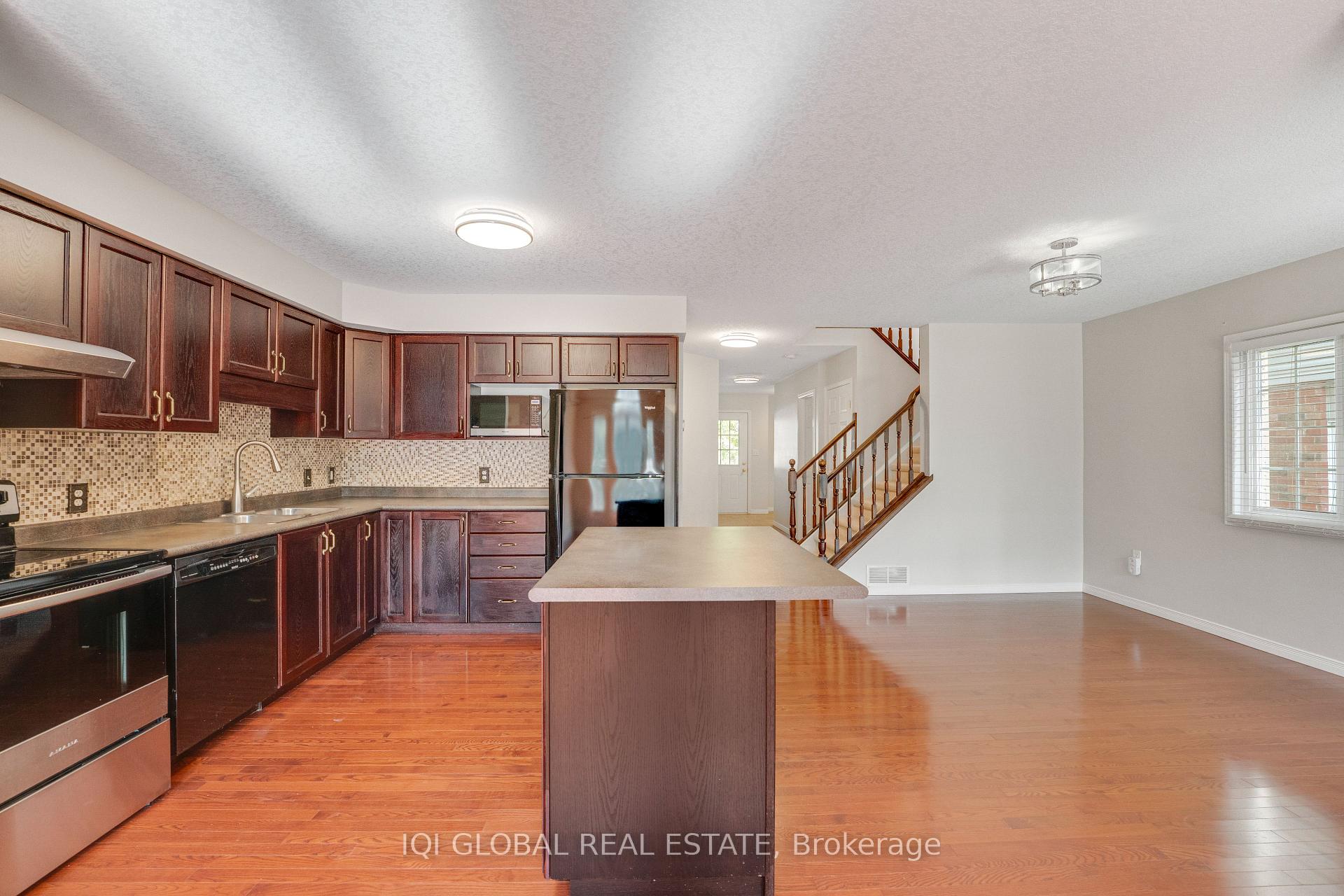 Photo 15 of 565 Wild Iris Avenue, Waterloo, Erbsville/Laurelwood — HOMEH