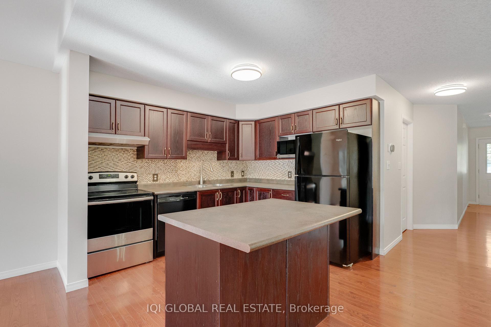 Photo 16 of 565 Wild Iris Avenue, Waterloo, Erbsville/Laurelwood — HOMEH