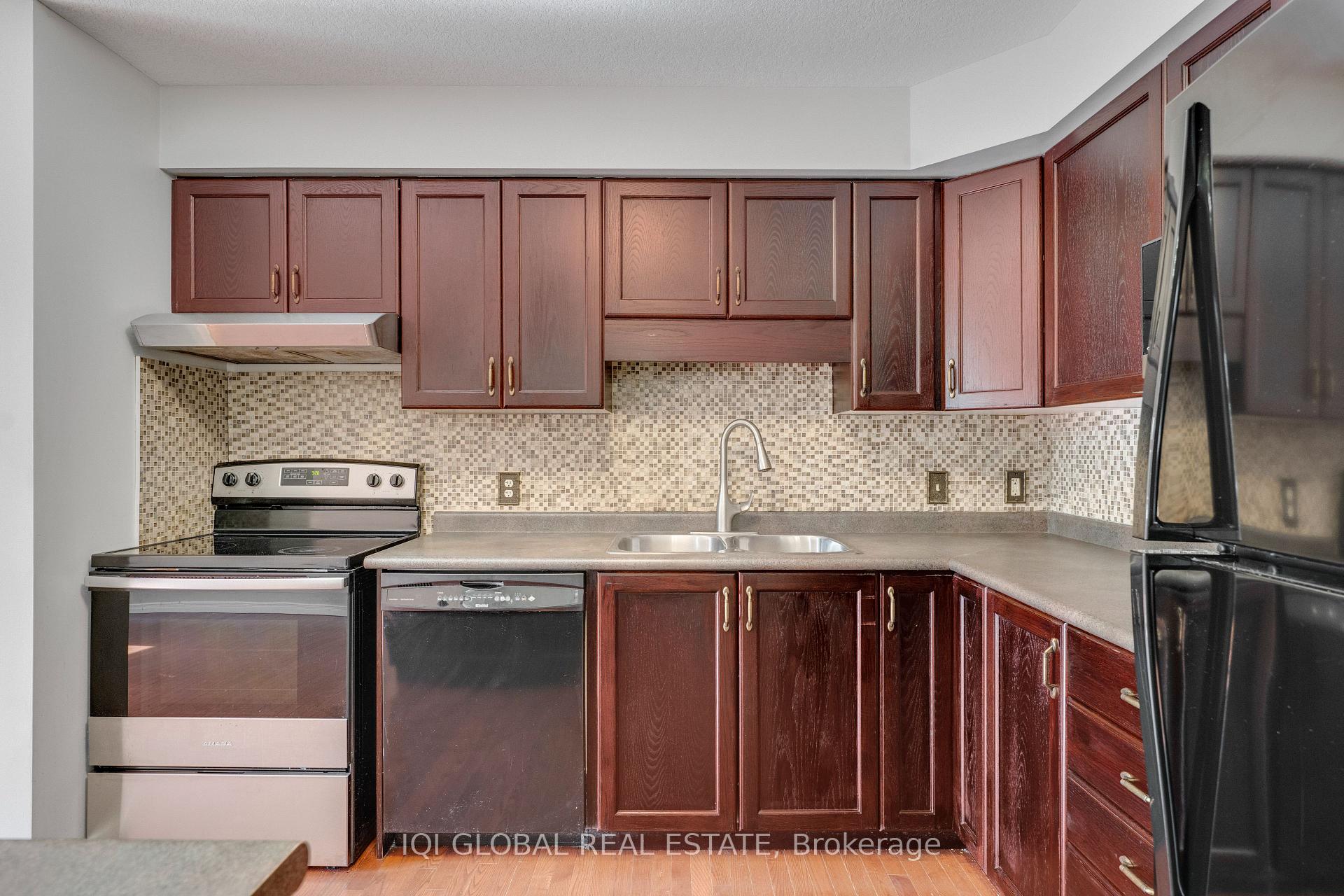 Photo 17 of 565 Wild Iris Avenue, Waterloo, Erbsville/Laurelwood — HOMEH