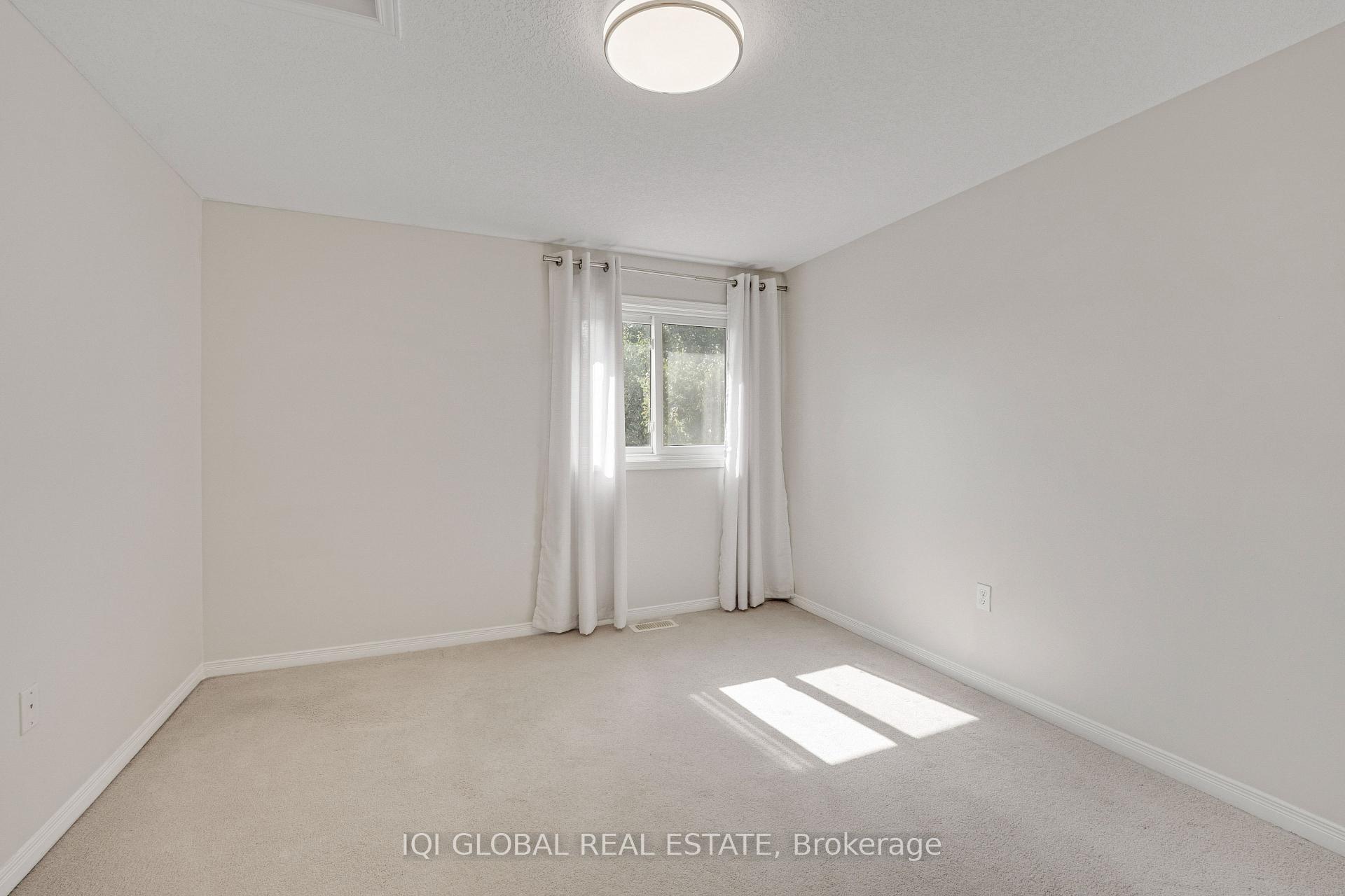 Photo 32 of 565 Wild Iris Avenue, Waterloo, Erbsville/Laurelwood — HOMEH