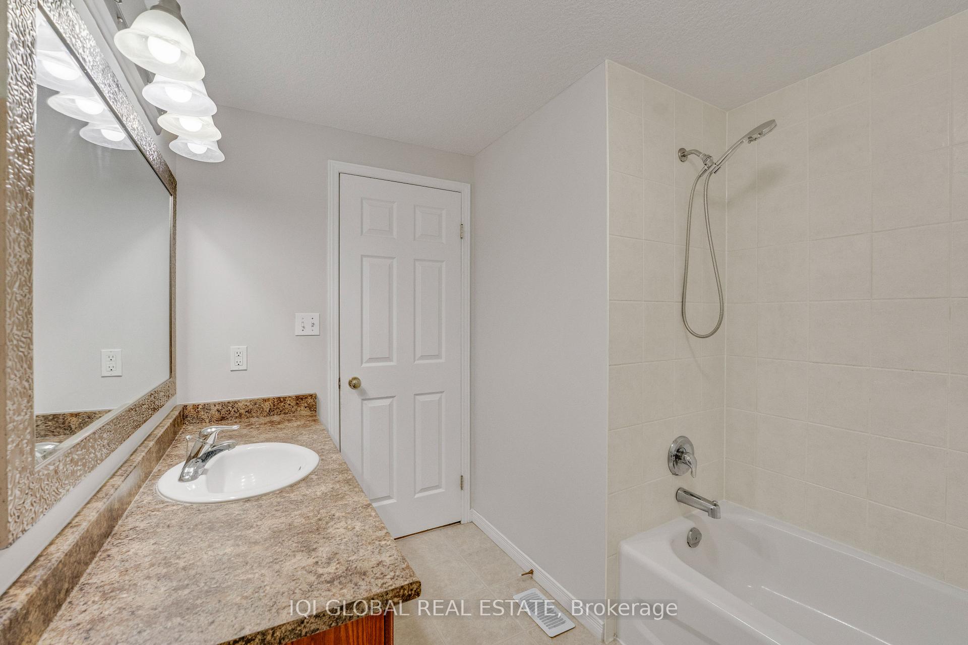 Photo 38 of 565 Wild Iris Avenue, Waterloo, Erbsville/Laurelwood — HOMEH