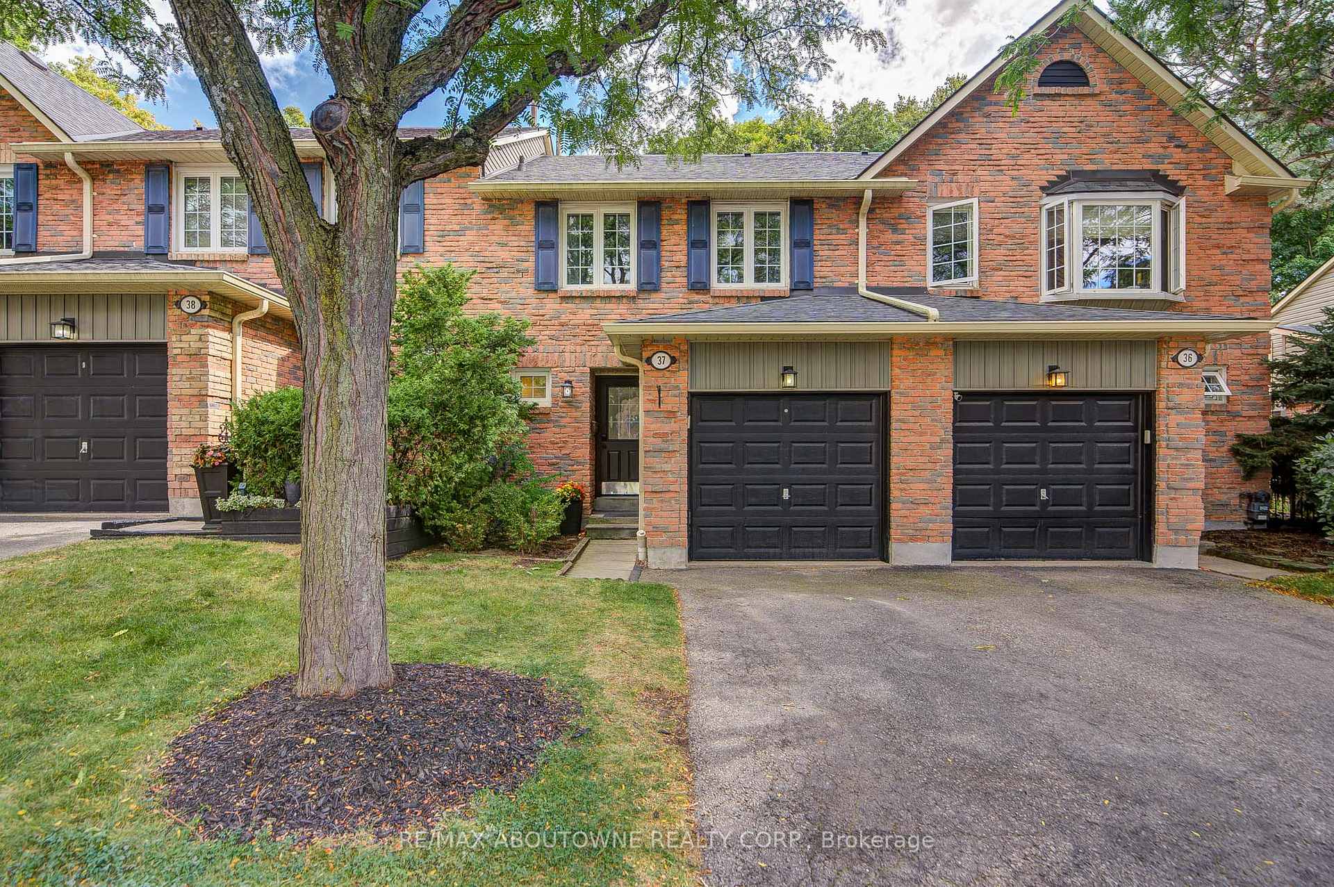 Photo 1 of Unit 37, 2766 Folkway Drive, Mississauga, Erin Mills — HOMEH