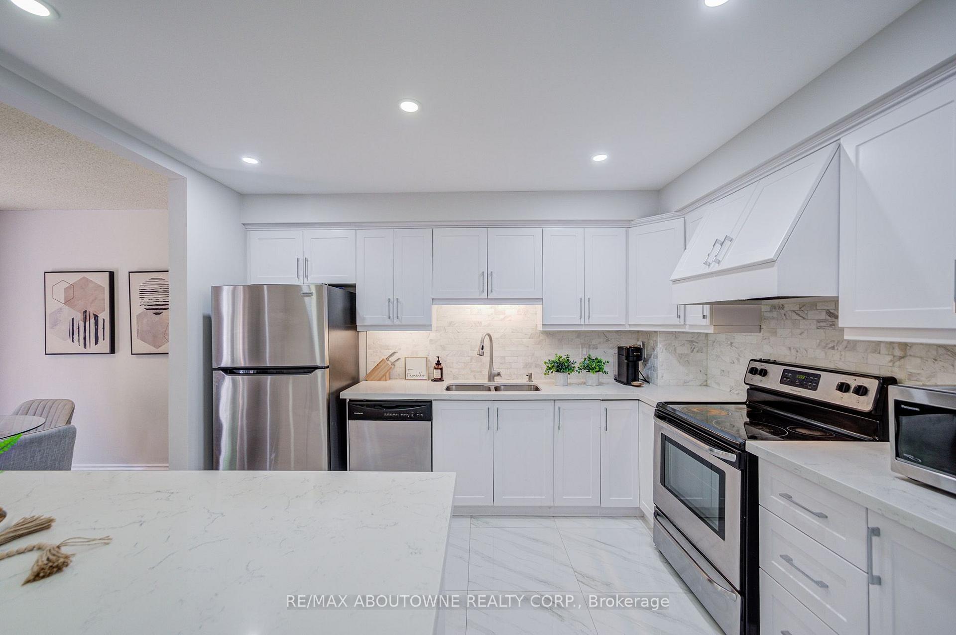 Photo 7 of Unit 37, 2766 Folkway Drive, Mississauga, Erin Mills — HOMEH