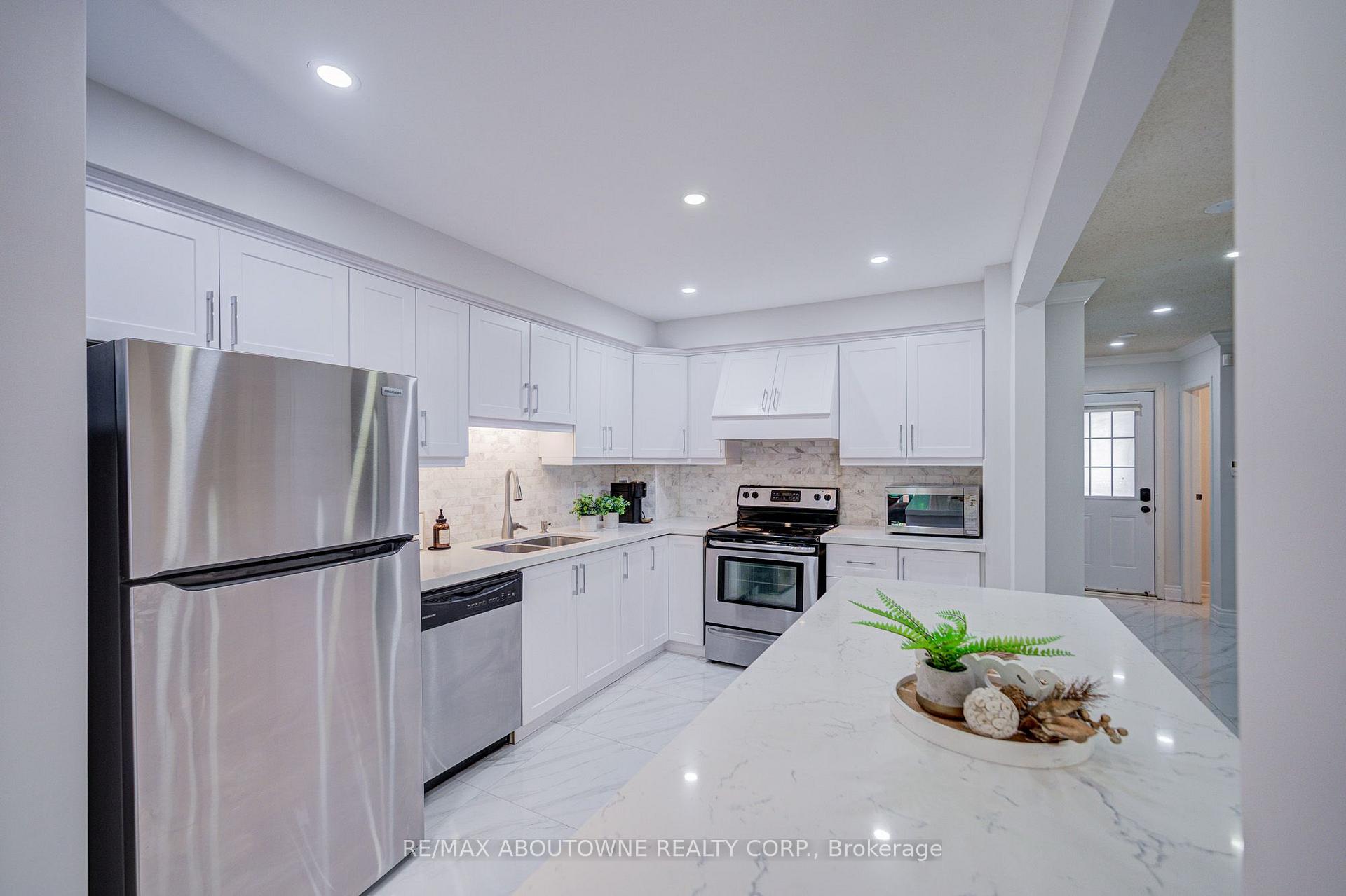 Photo 8 of Unit 37, 2766 Folkway Drive, Mississauga, Erin Mills — HOMEH