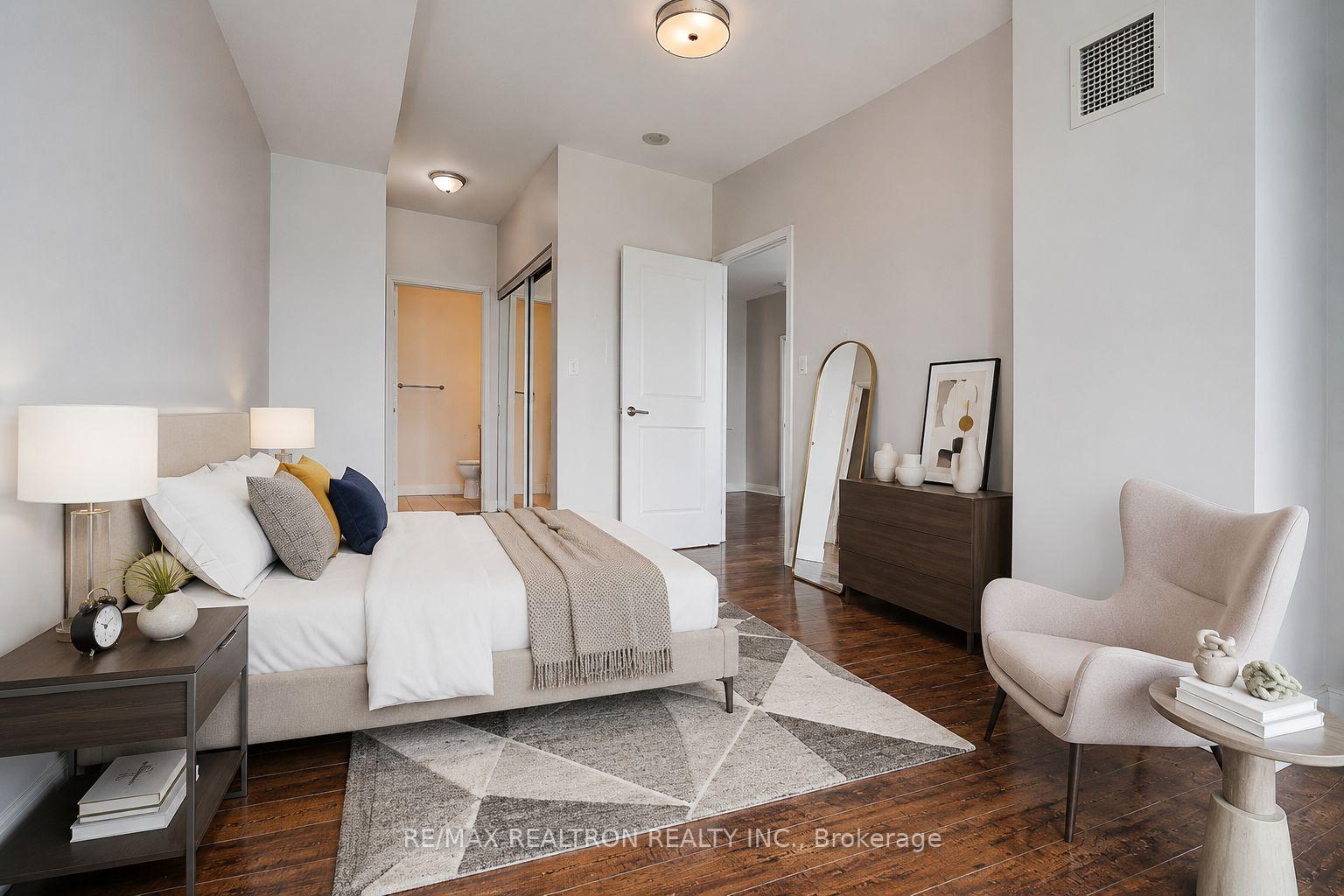 Photo 11 of Unit 706, 60 Absolute Avenue, Mississauga, City Centre — HOMEH