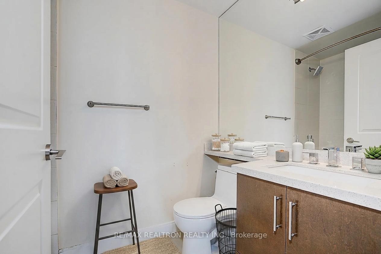 Photo 13 of Unit 706, 60 Absolute Avenue, Mississauga, City Centre — HOMEH