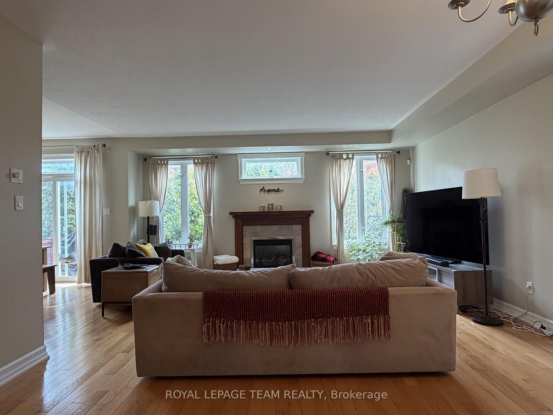 Photo 5 of 251 Tofino Private, Ottawa, Kanata - Bridlewood — HOMEH