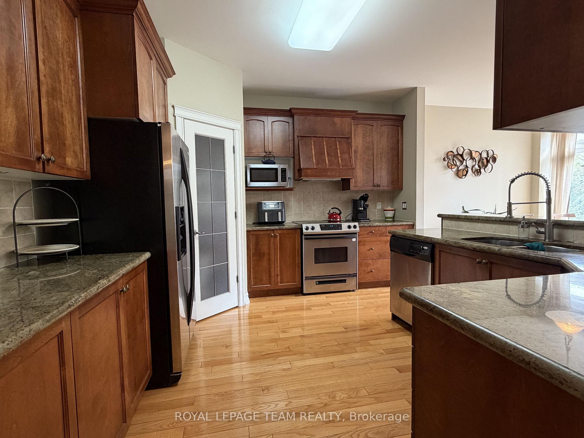 Photo 8 of 251 Tofino Private, Ottawa, Kanata - Bridlewood — HOMEH