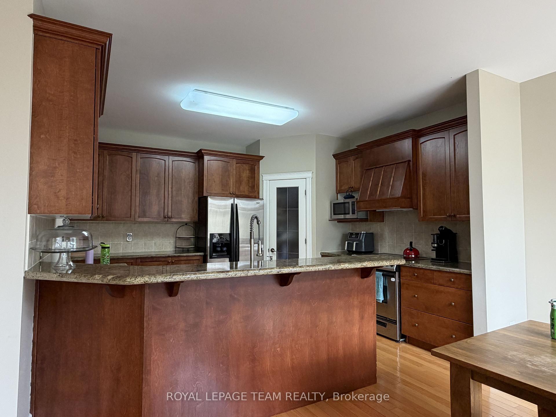 Photo 10 of 251 Tofino Private, Ottawa, Kanata - Bridlewood — HOMEH