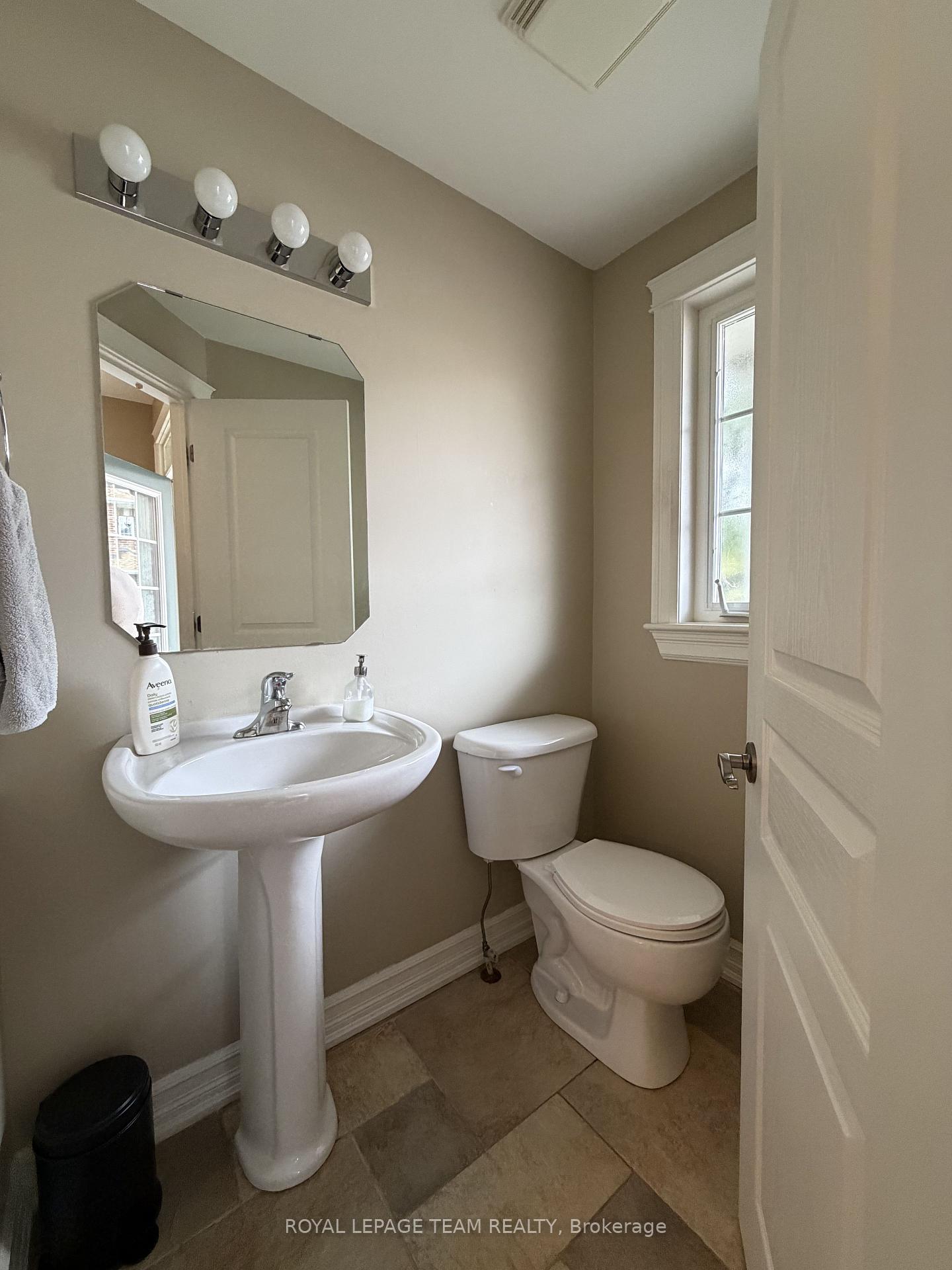 Photo 23 of 251 Tofino Private, Ottawa, Kanata - Bridlewood — HOMEH