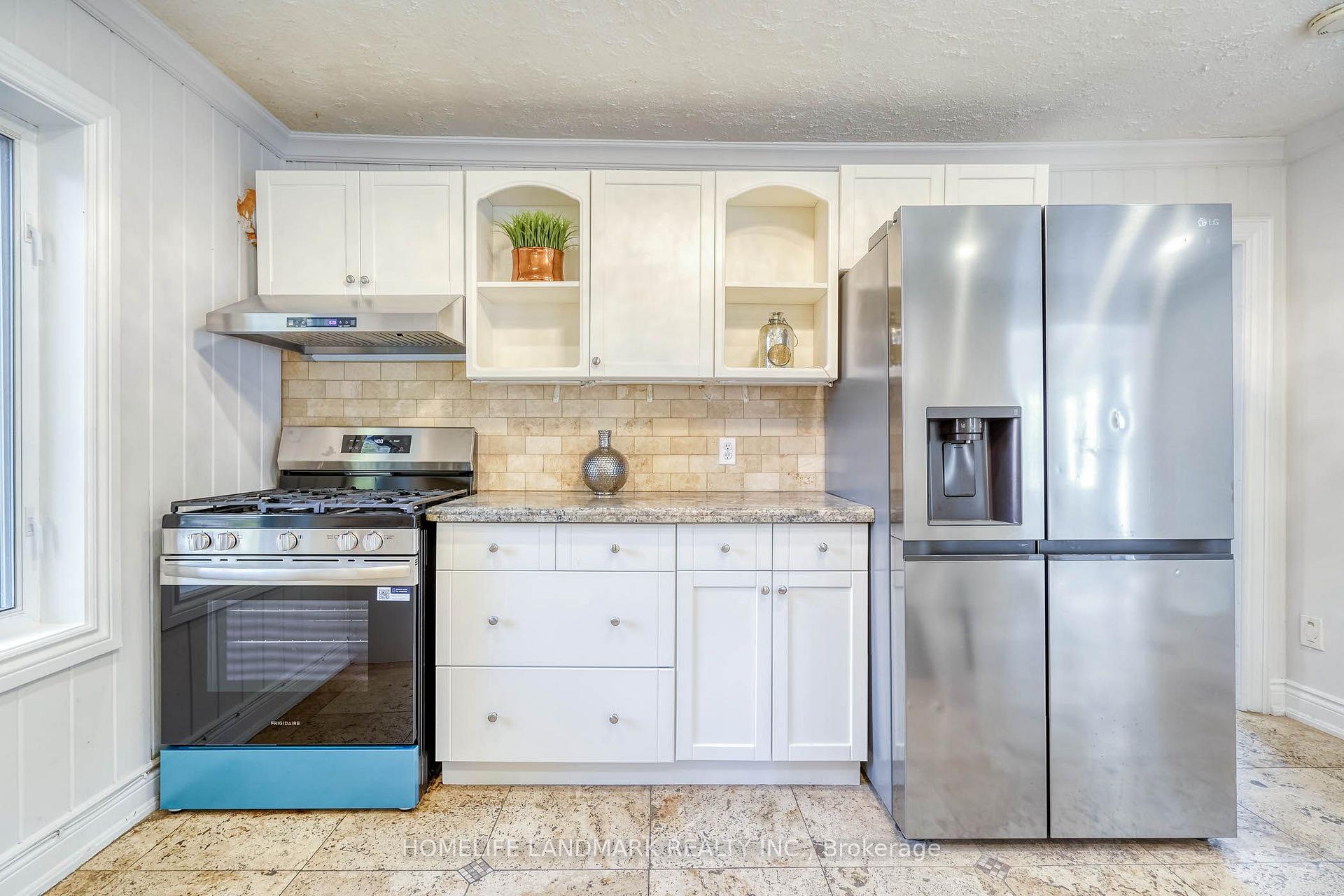 Photo 11 of 115 Crosby Avenue, Richmond Hill, Crosby — HOMEH